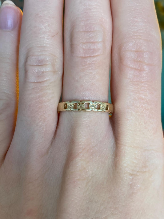 Vintage Solid 14k Yellow Gold Link Design Ring Band - Size 8.25