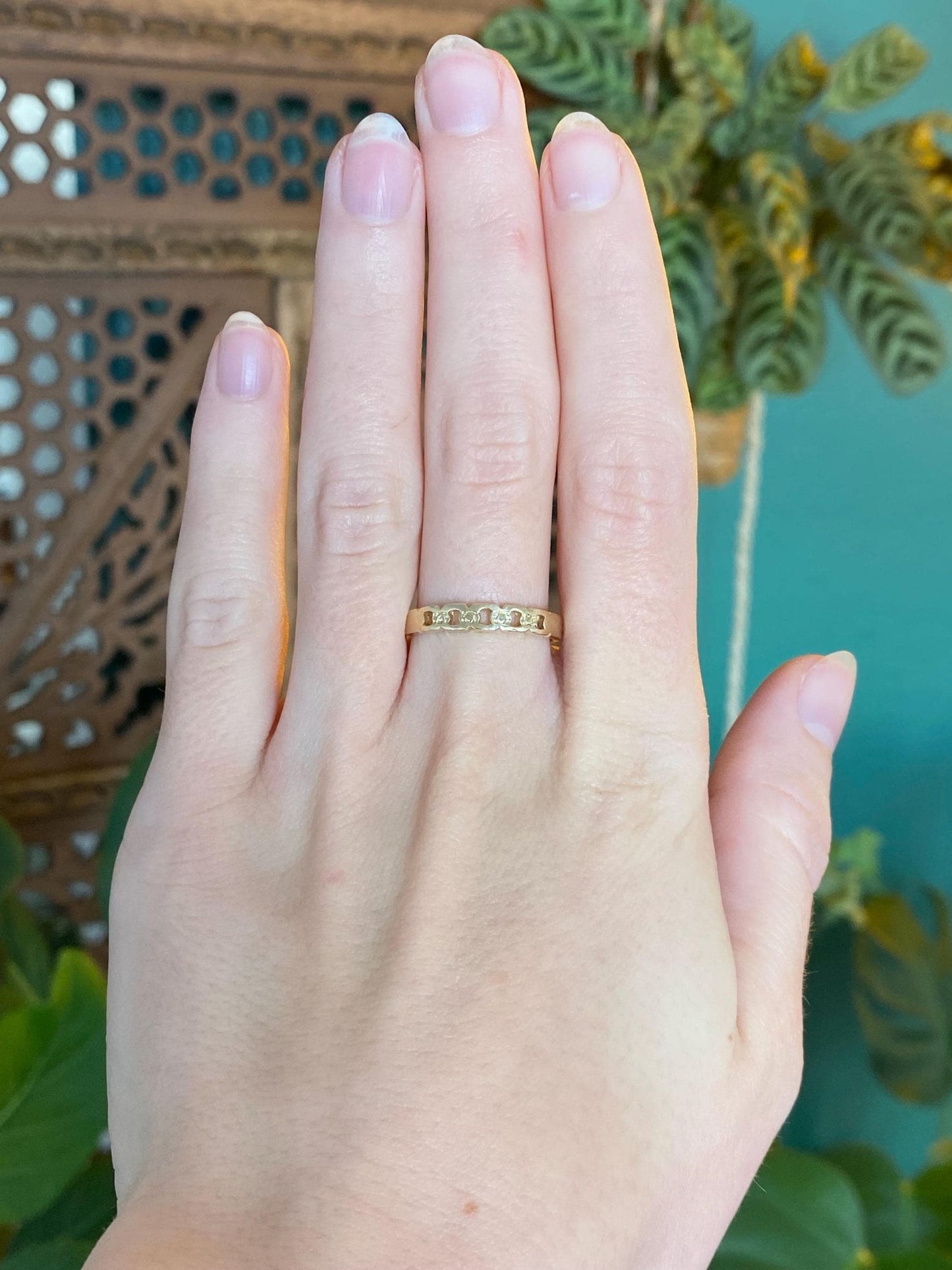 Vintage Solid 14k Yellow Gold Link Design Ring Band - Size 8.25