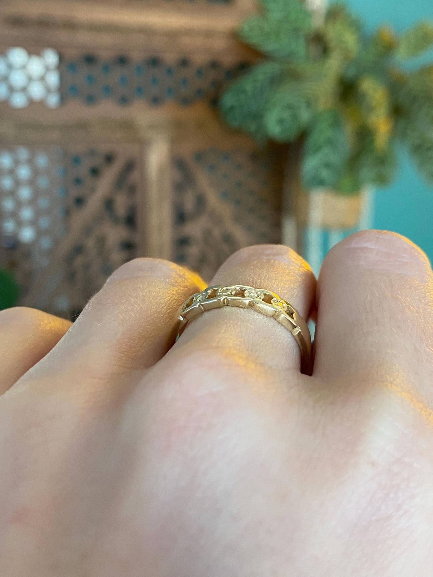 Vintage Solid 14k Yellow Gold Link Design Ring Band - Size 8.25