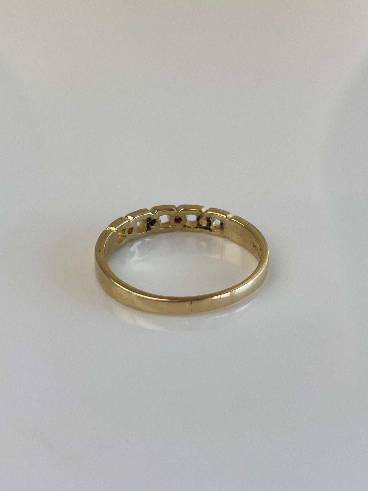 Vintage Solid 14k Yellow Gold Link Design Ring Band - Size 8.25