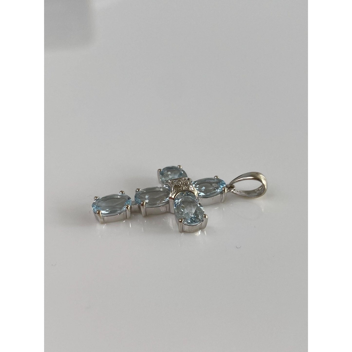 Vintage 10k White Gold Clear Sapphire Aquamarine Cross Charm