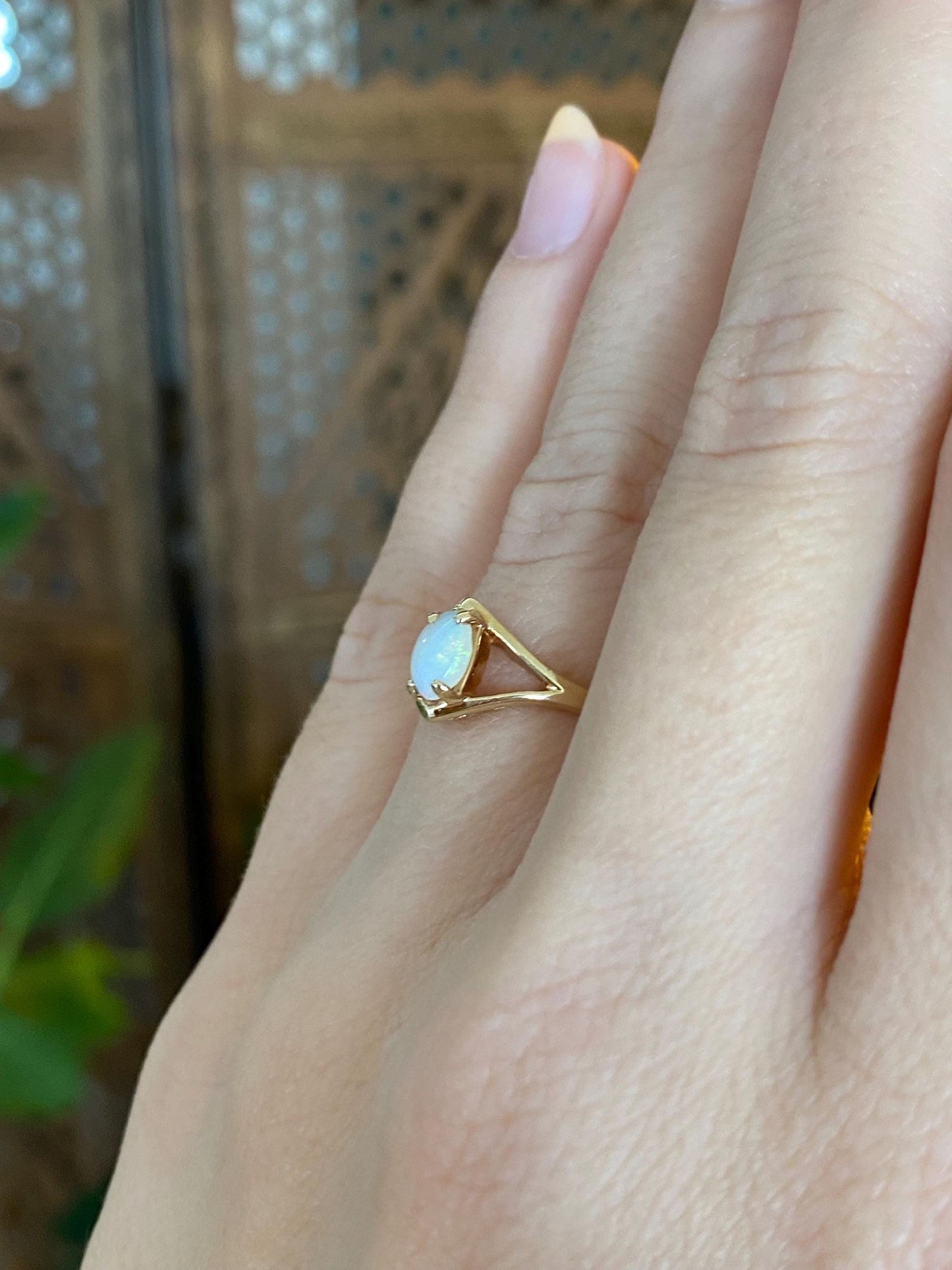 Vintage Solid 10k Yellow Gold Opal Ring - Size 5.75
