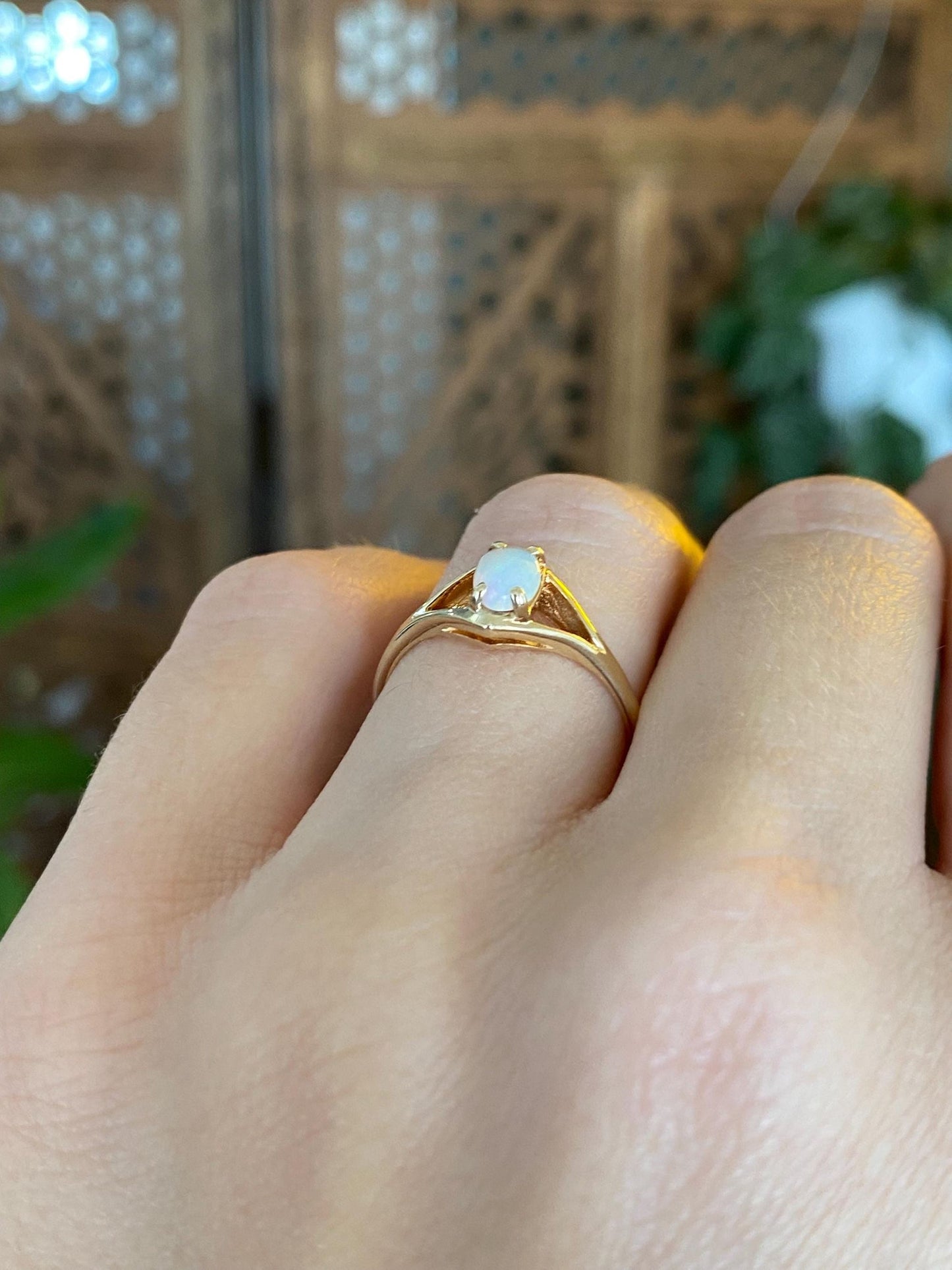 Vintage Solid 10k Yellow Gold Opal Ring - Size 5.75