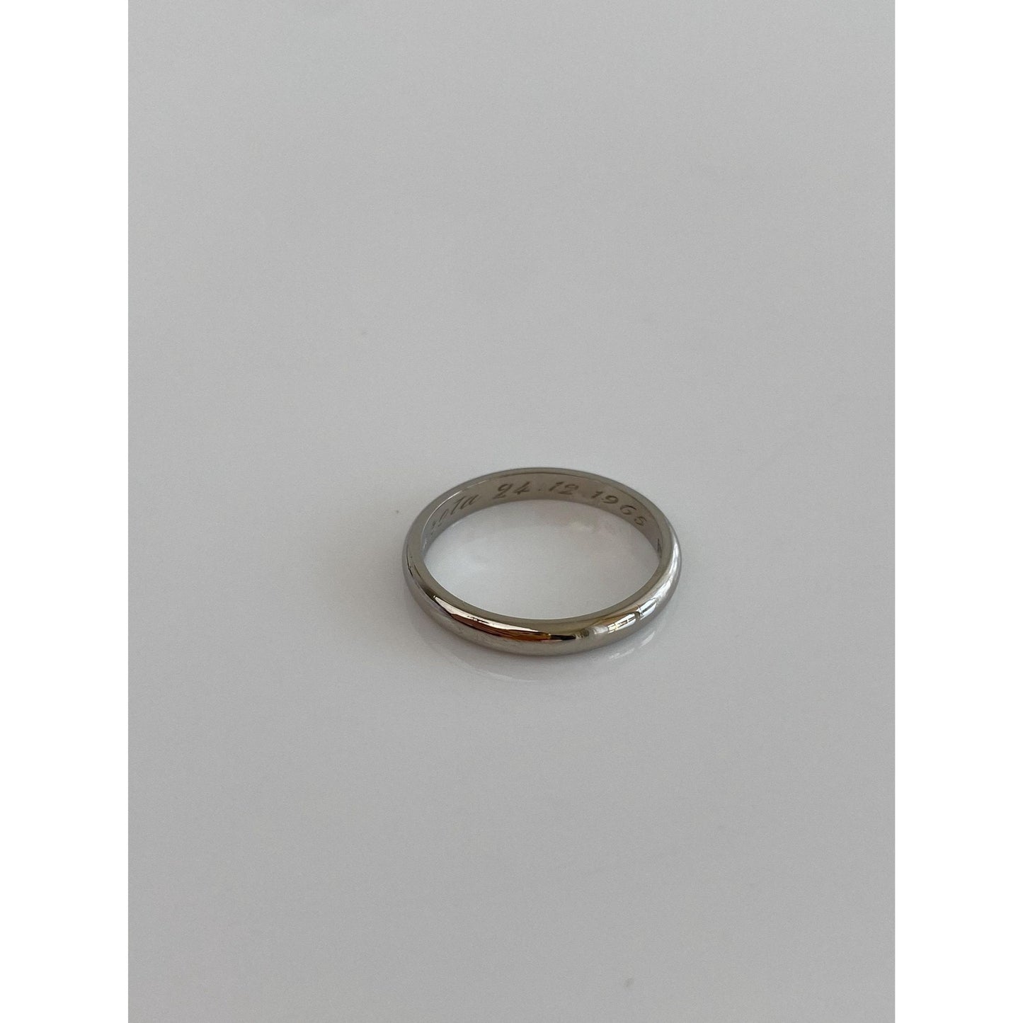 Vintage Solid 18k White Gold Ring Band - Size 6.25