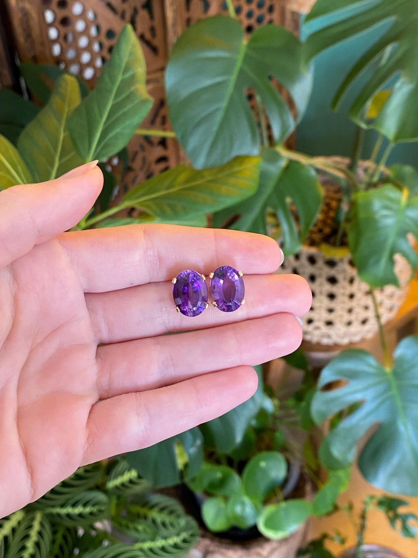 Vintage Solid 18k Yellow Gold Amethyst Drop Earrings
