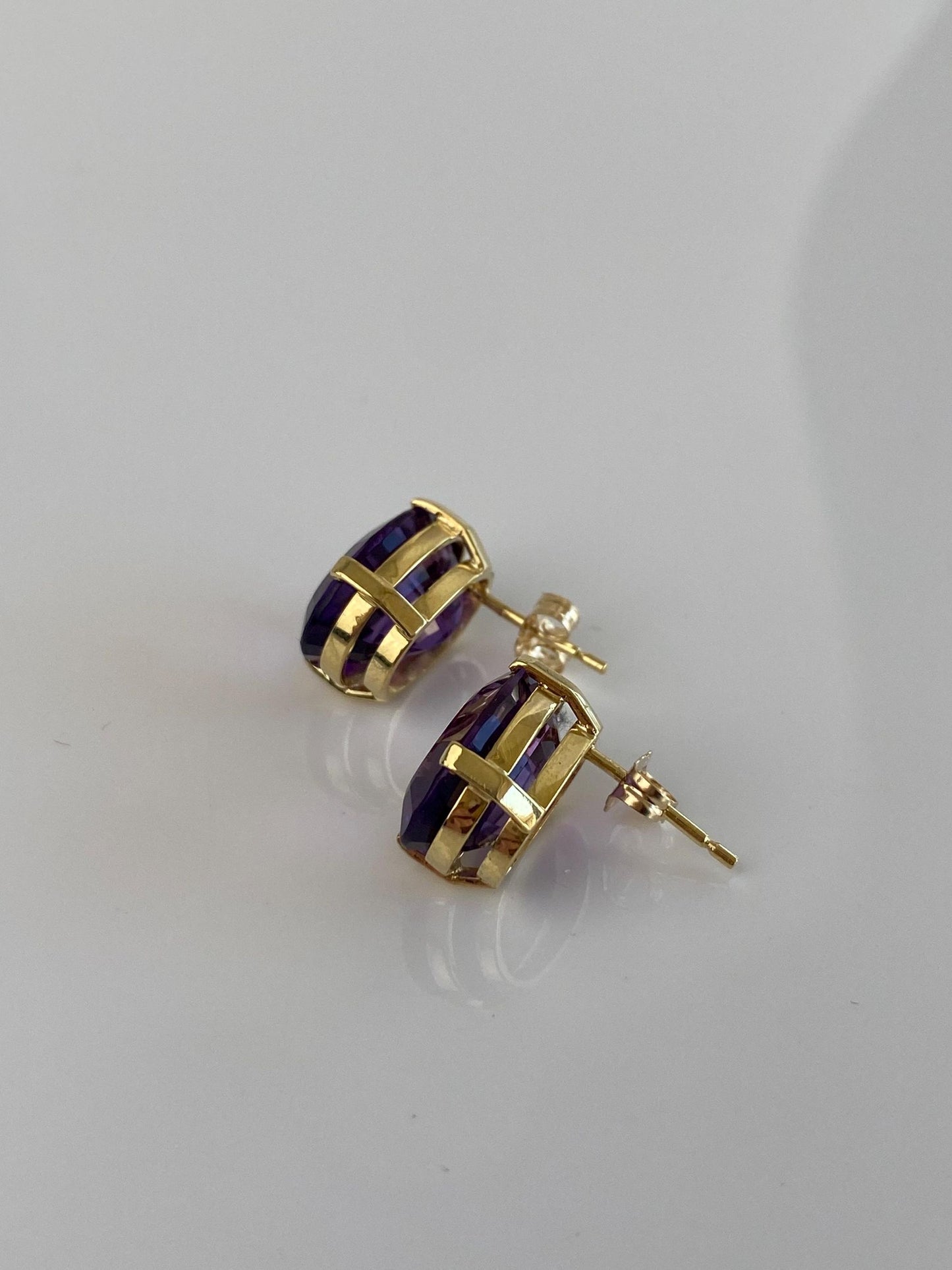 Vintage Solid 18k Yellow Gold Amethyst Drop Earrings