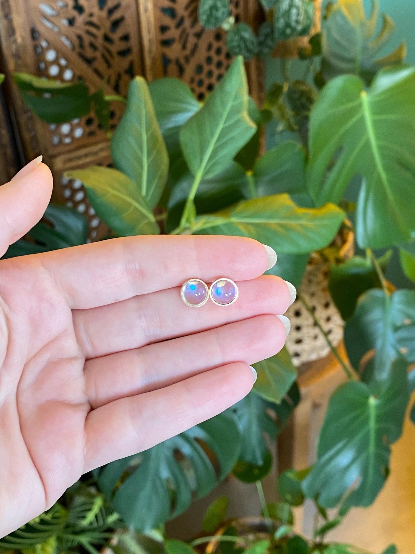 Vintage Solid 14k Yellow Gold Moonstone Stud Earrings
