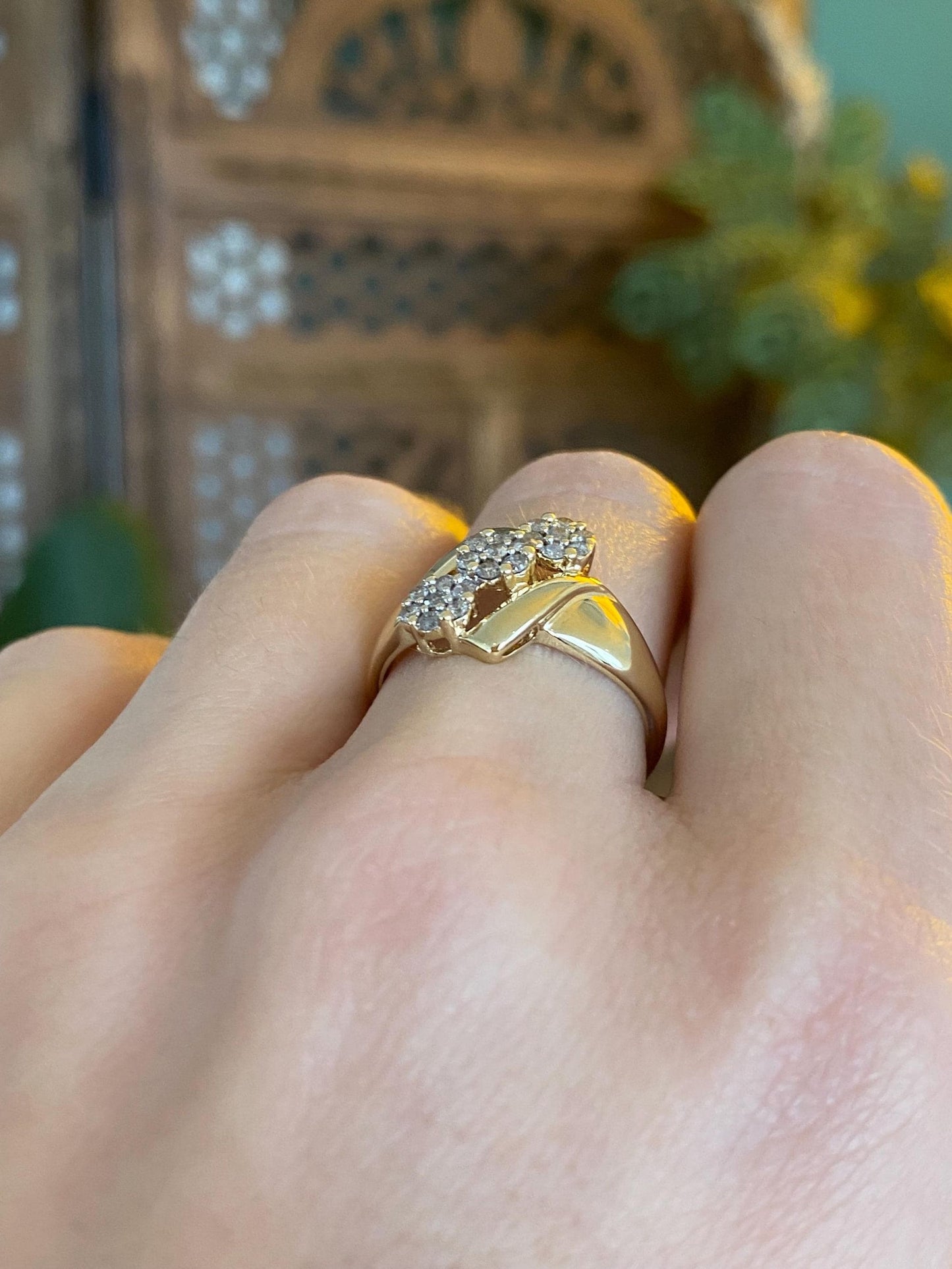 Vintage Solid 10k Yellow Gold Diamond Cluster Ring - Size 6.75