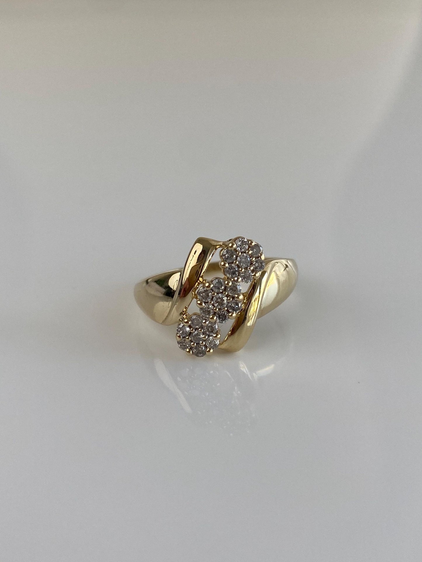 Vintage Solid 10k Yellow Gold Diamond Cluster Ring - Size 6.75