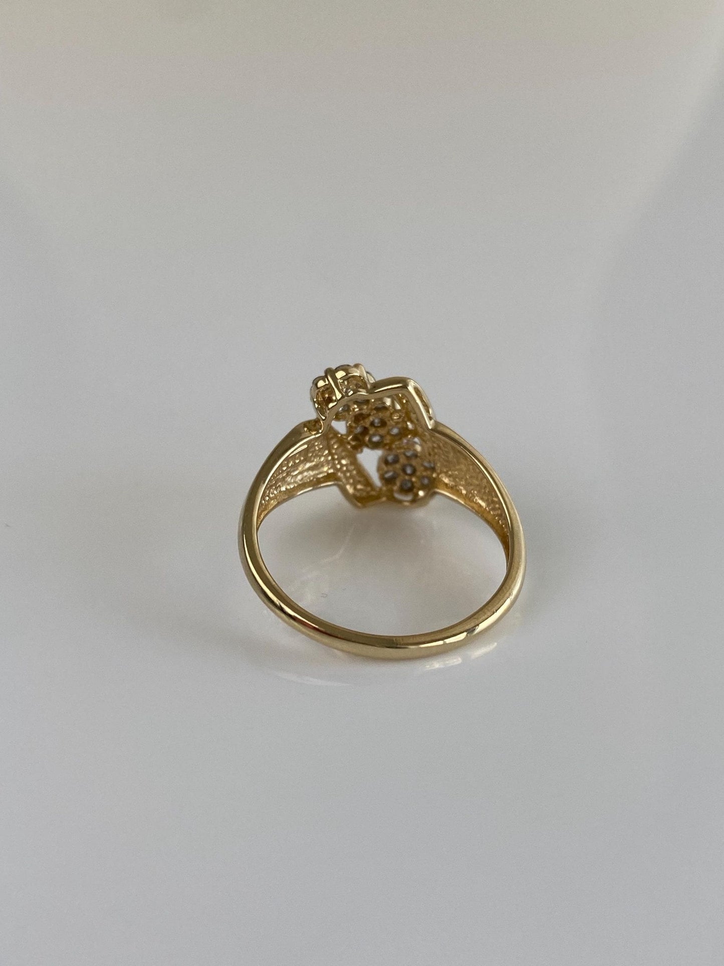 Vintage Solid 10k Yellow Gold Diamond Cluster Ring - Size 6.75