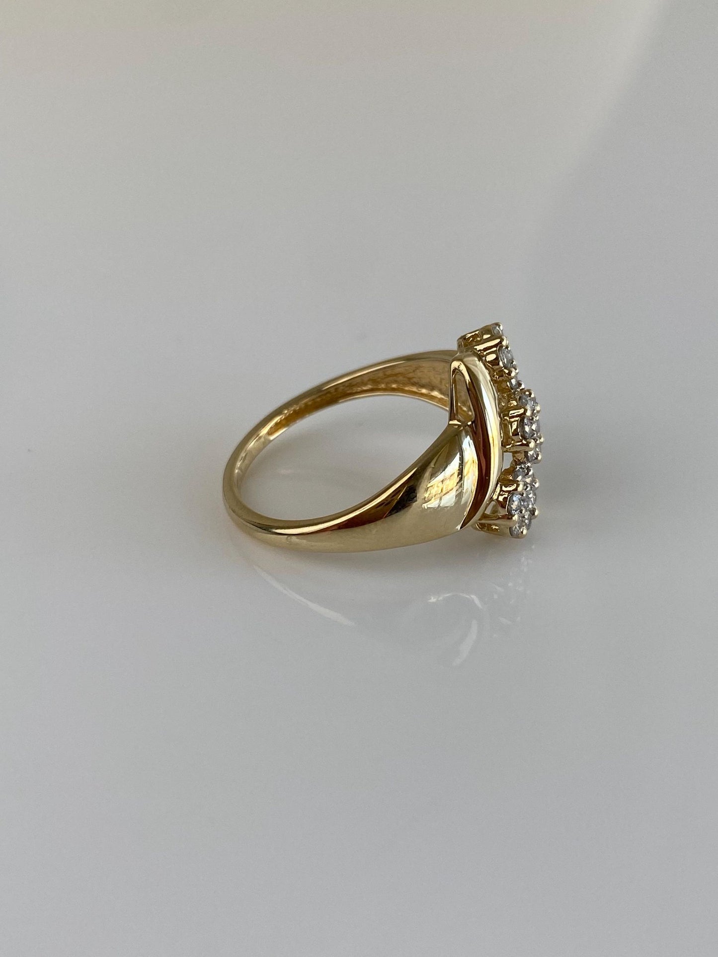 Vintage Solid 10k Yellow Gold Diamond Cluster Ring - Size 6.75