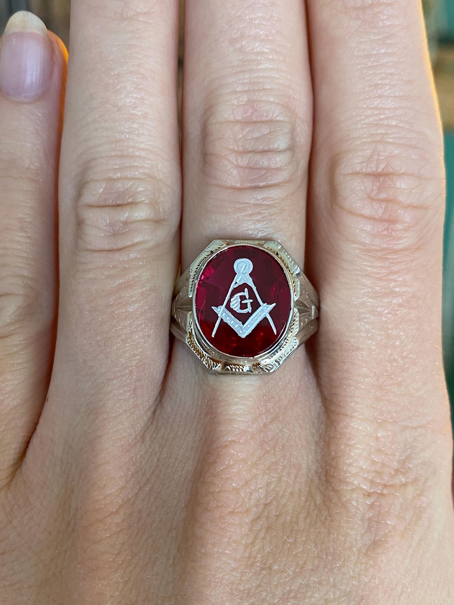 Vintage Solid 10k White Gold Pink Sapphire Freemason Ring - Size 8.5