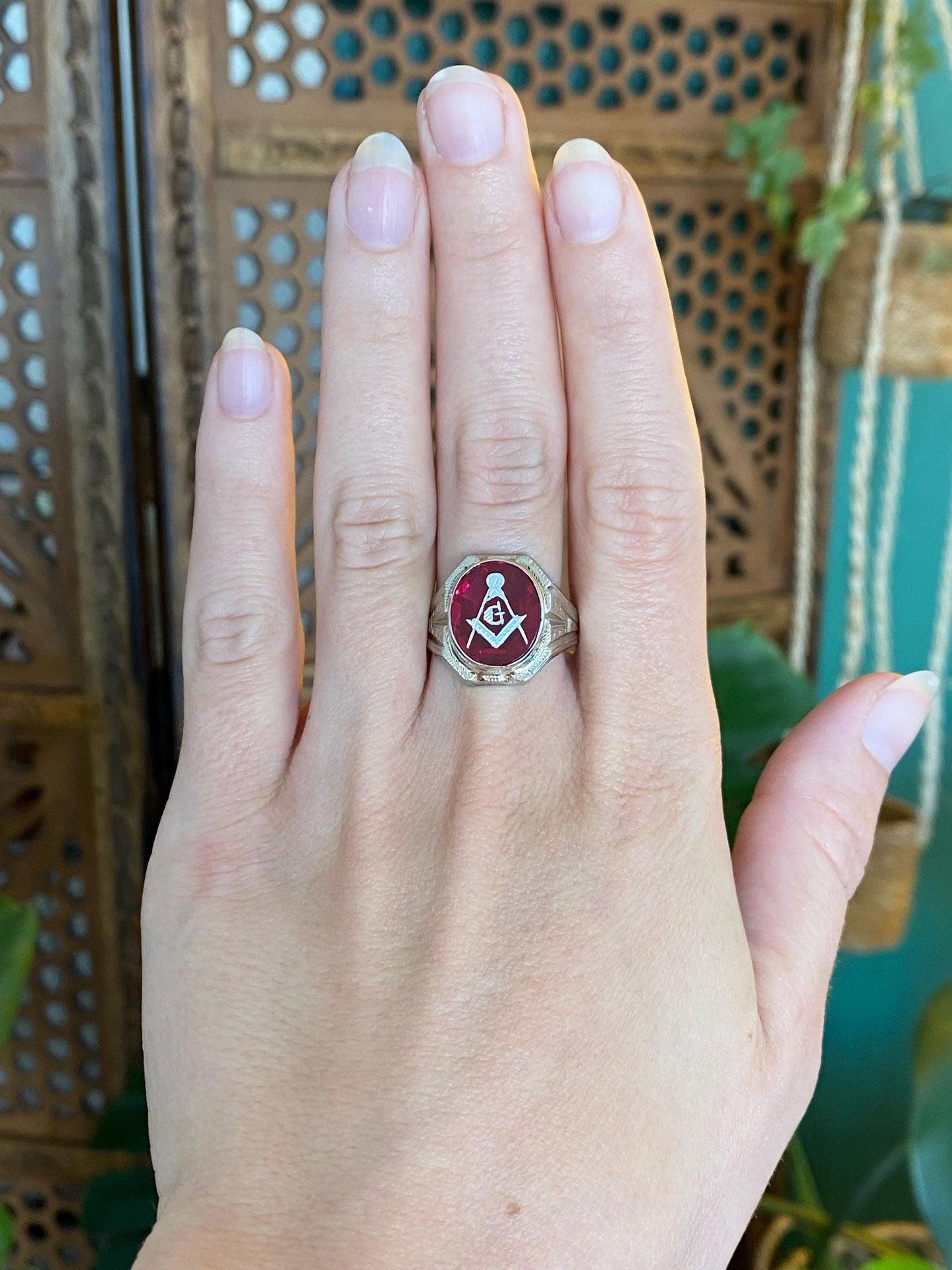 Vintage Solid 10k White Gold Pink Sapphire Freemason Ring - Size 8.5