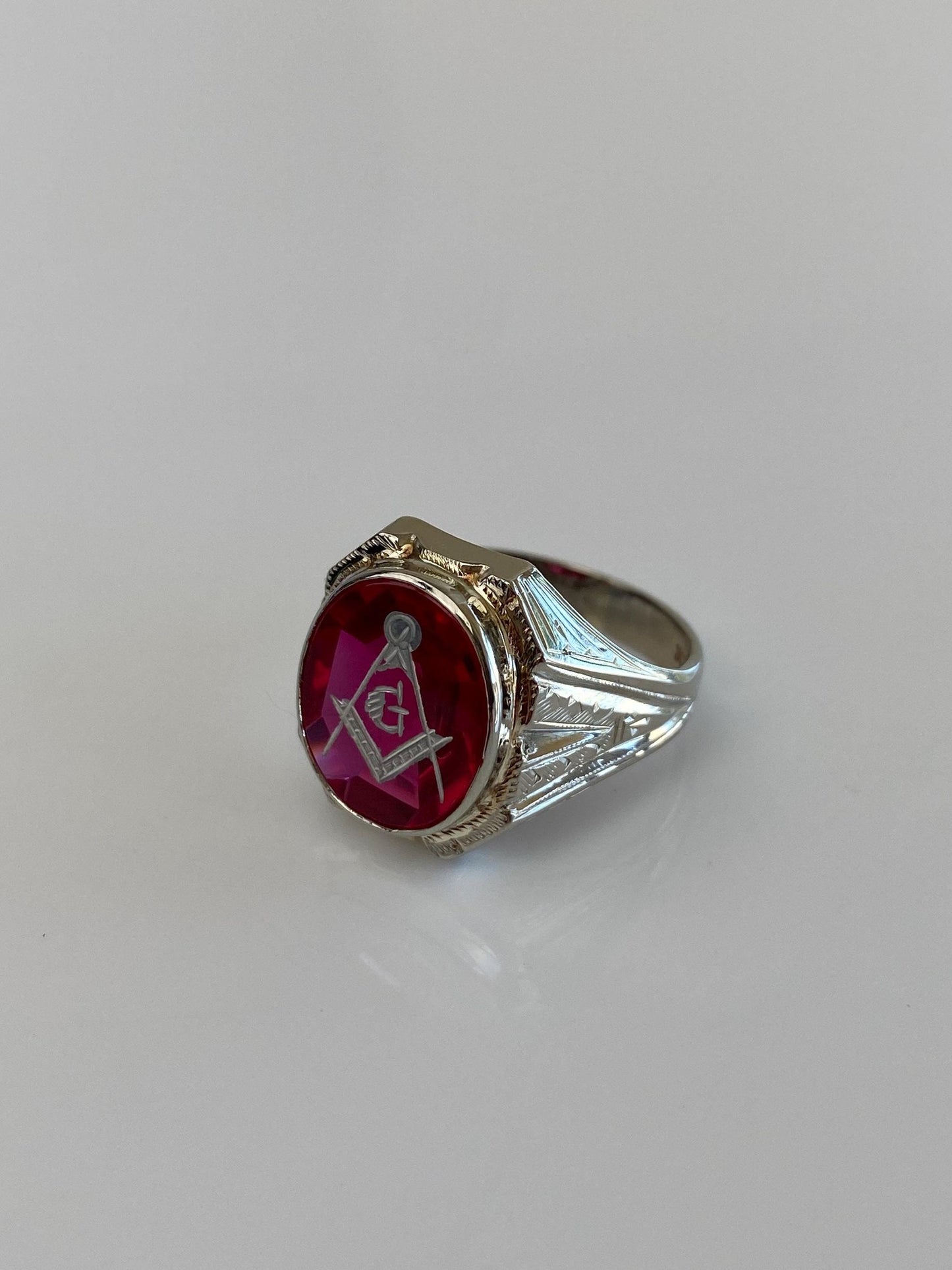Vintage Solid 10k White Gold Pink Sapphire Freemason Ring - Size 8.5