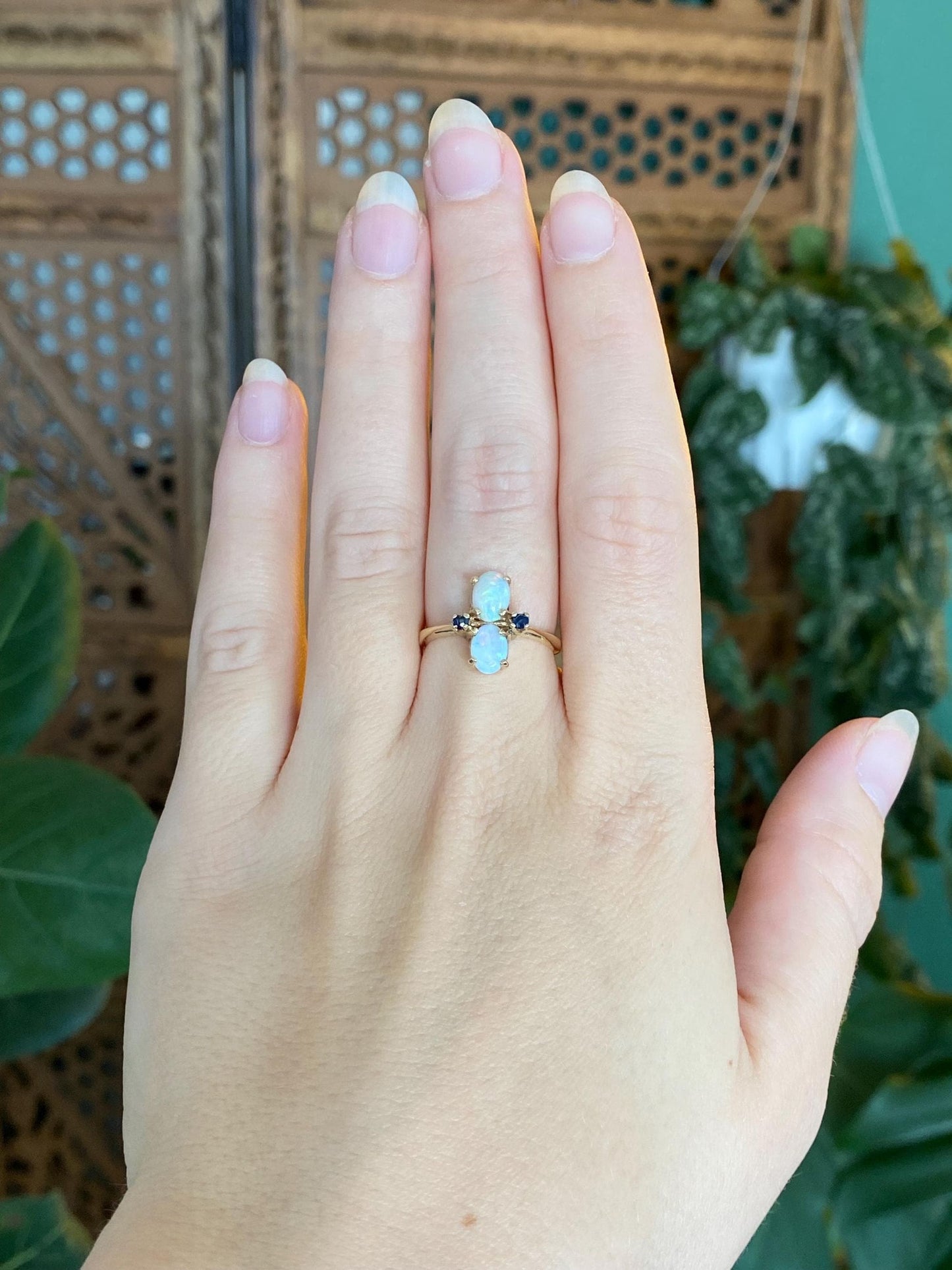 Vintage Solid 14k Yellow Gold Blue Sapphire Opals Ring - Size 6.75
