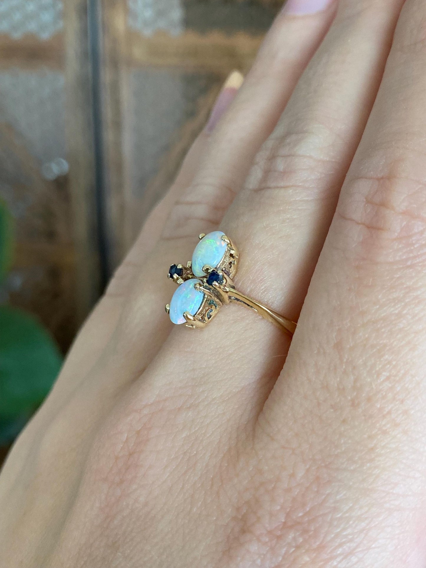 Vintage Solid 14k Yellow Gold Blue Sapphire Opals Ring - Size 6.75