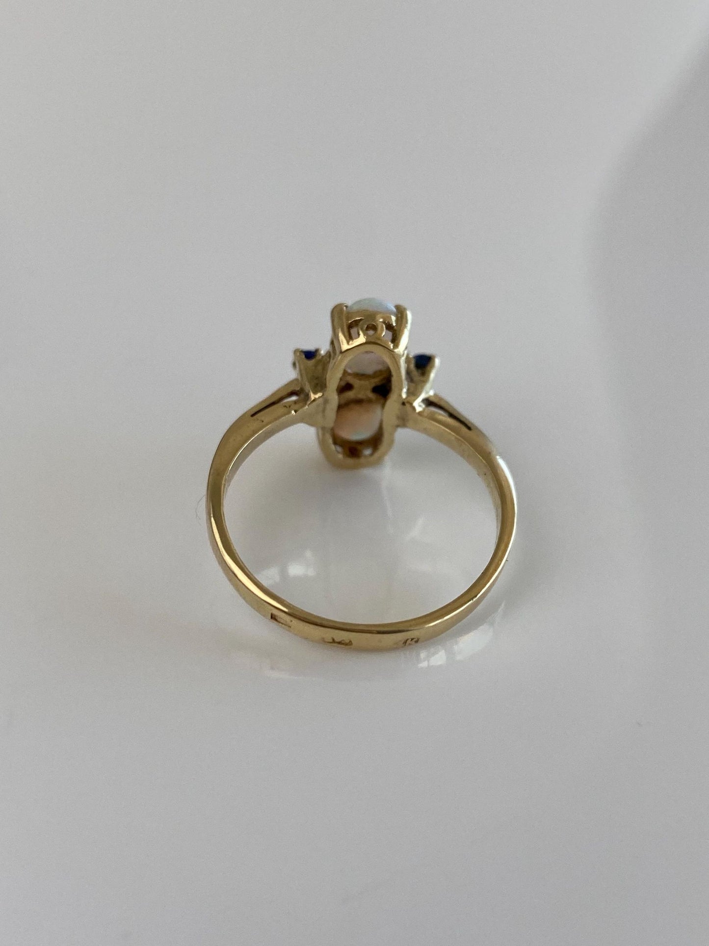 Vintage Solid 14k Yellow Gold Blue Sapphire Opals Ring - Size 6.75