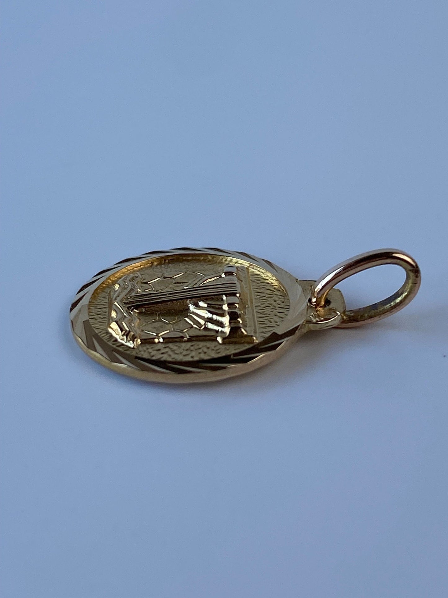 Vintage Solid 14k Yellow Gold Aquarius Zodiac Charm