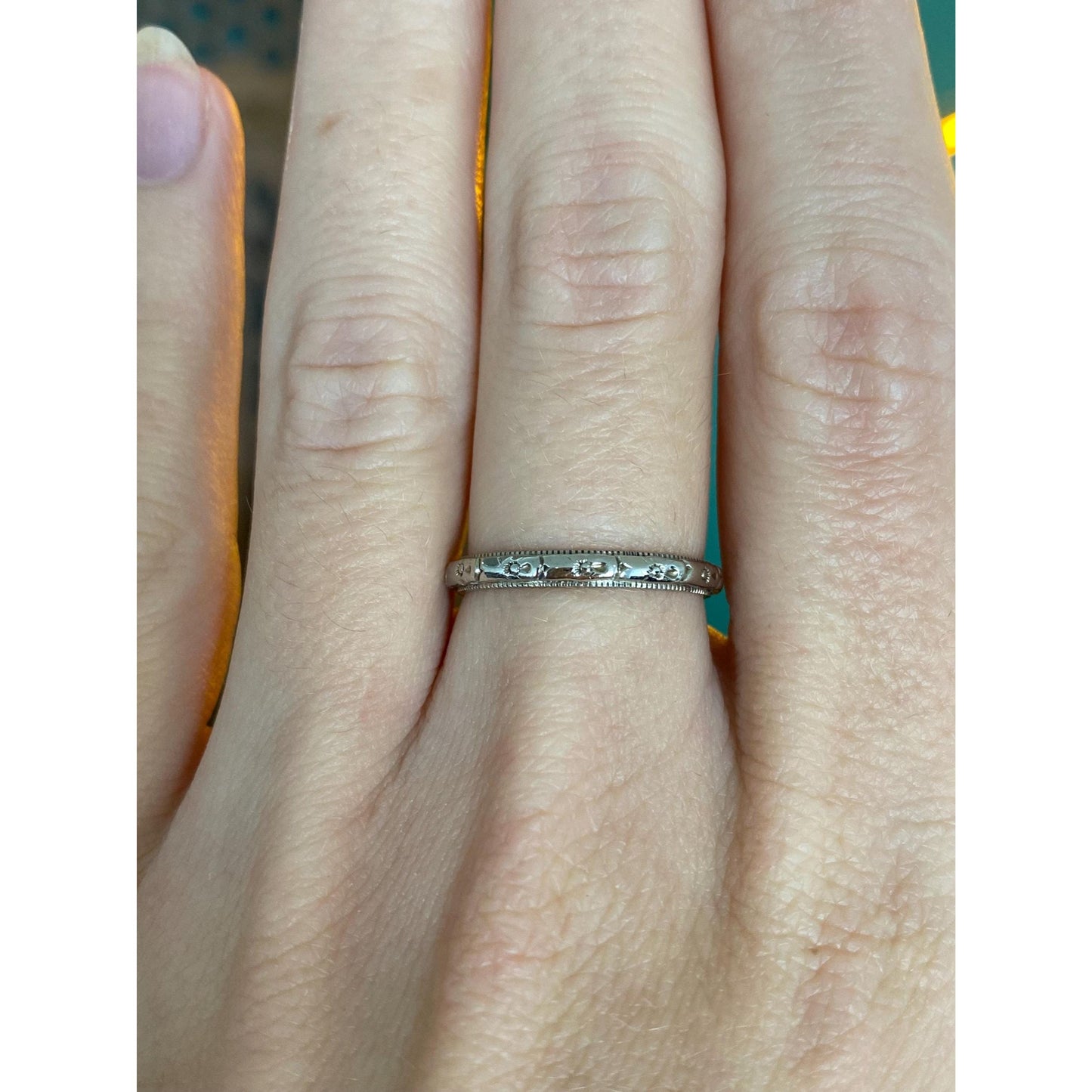 Vintage Solid 18k White Gold Designed Ring Band - Size 6.25