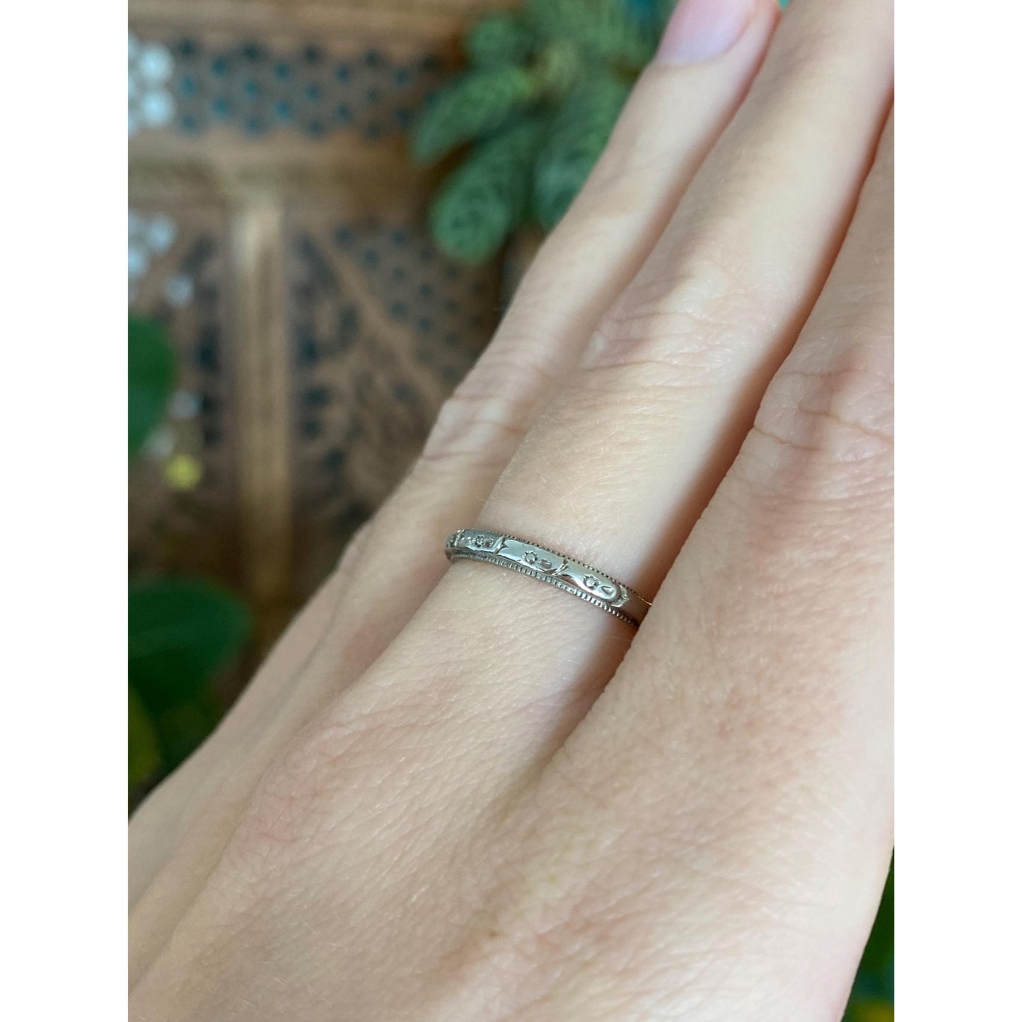 Vintage Solid 18k White Gold Designed Ring Band - Size 6.25