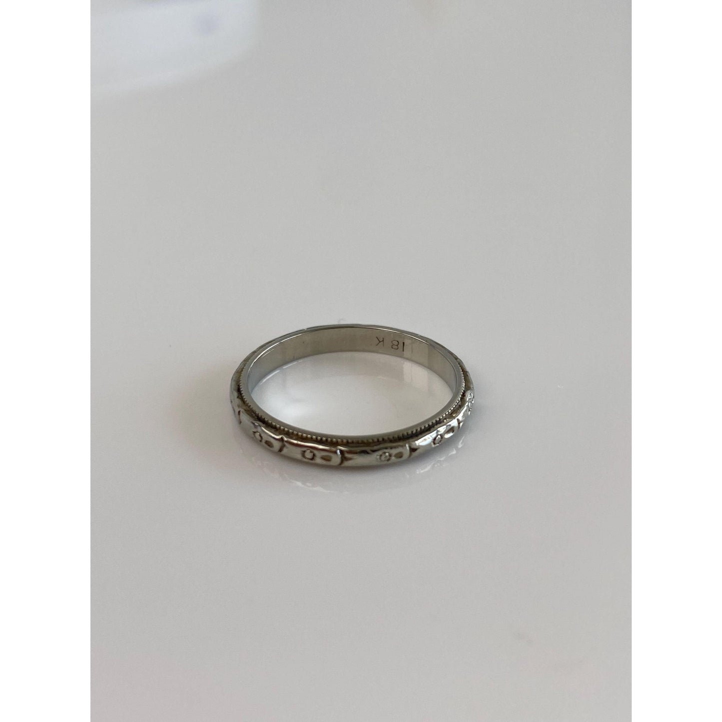 Vintage Solid 18k White Gold Designed Ring Band - Size 6.25