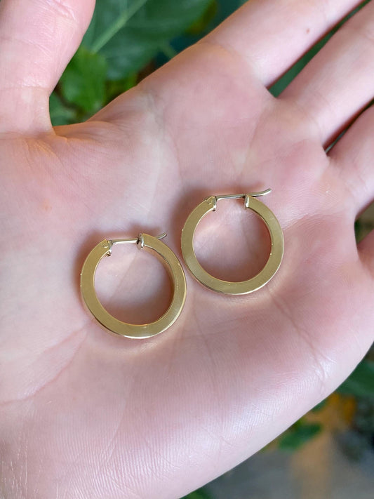 Vintage 18k Yellow Gold Square Edge Hoop Earrings