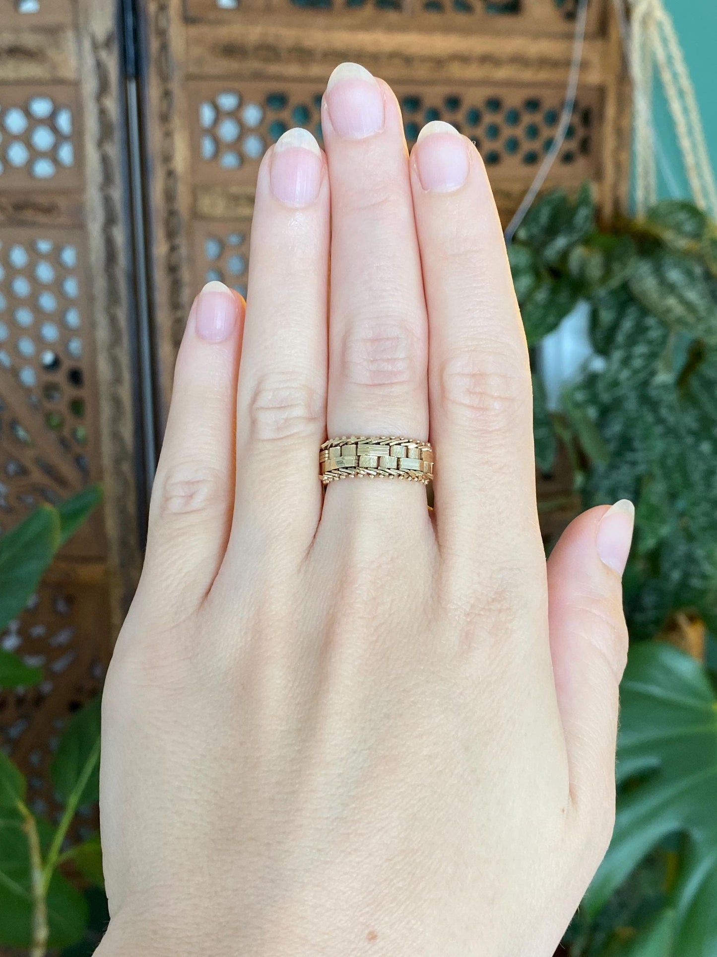 Vintage Solid 14k Yellow Gold Chain Mesh Ring Band - Size 5.75