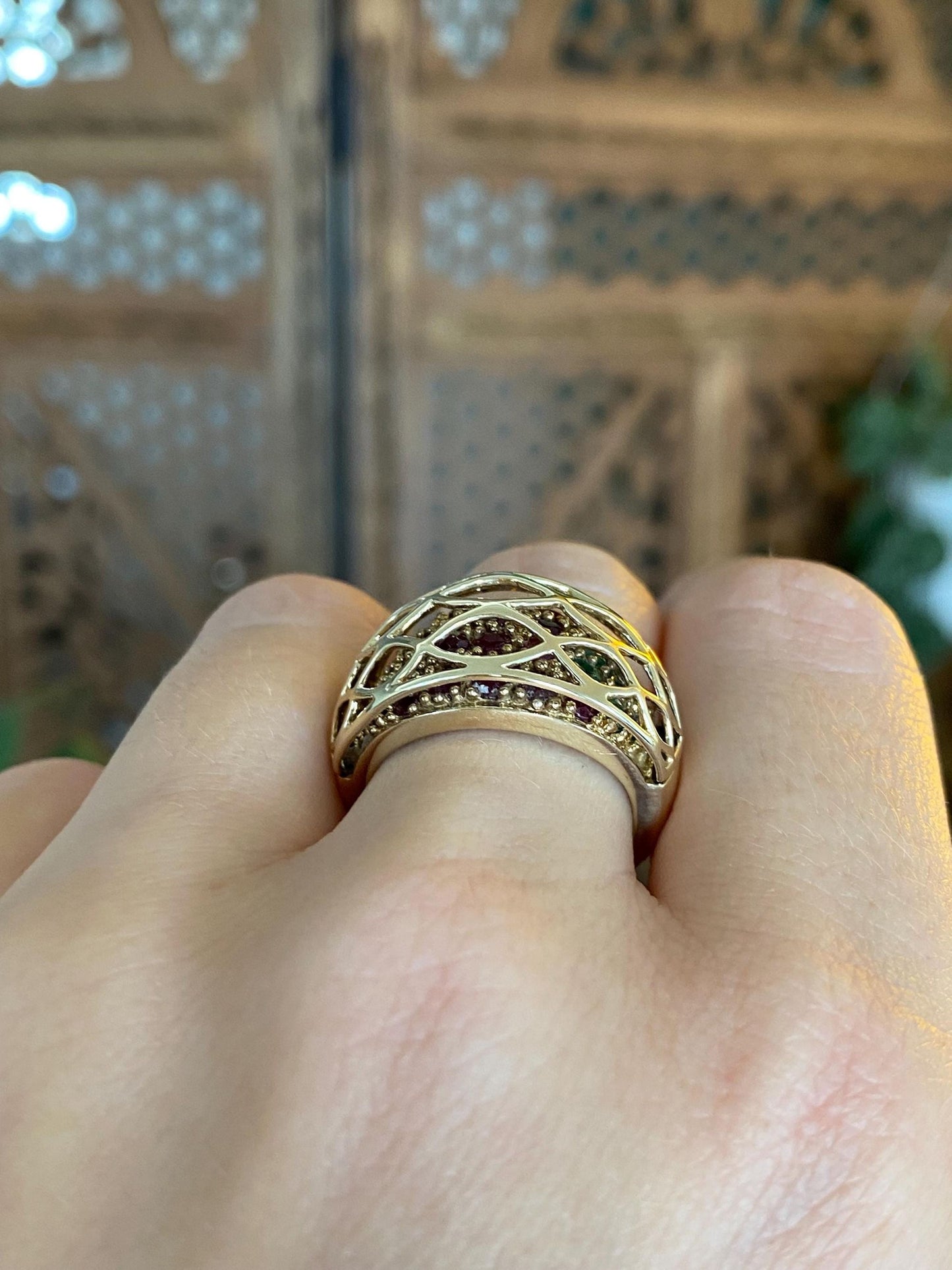 Vintage Solid 10k Yellow Gold Ruby Emerald Sapphire Caged Ring Band - Size 7