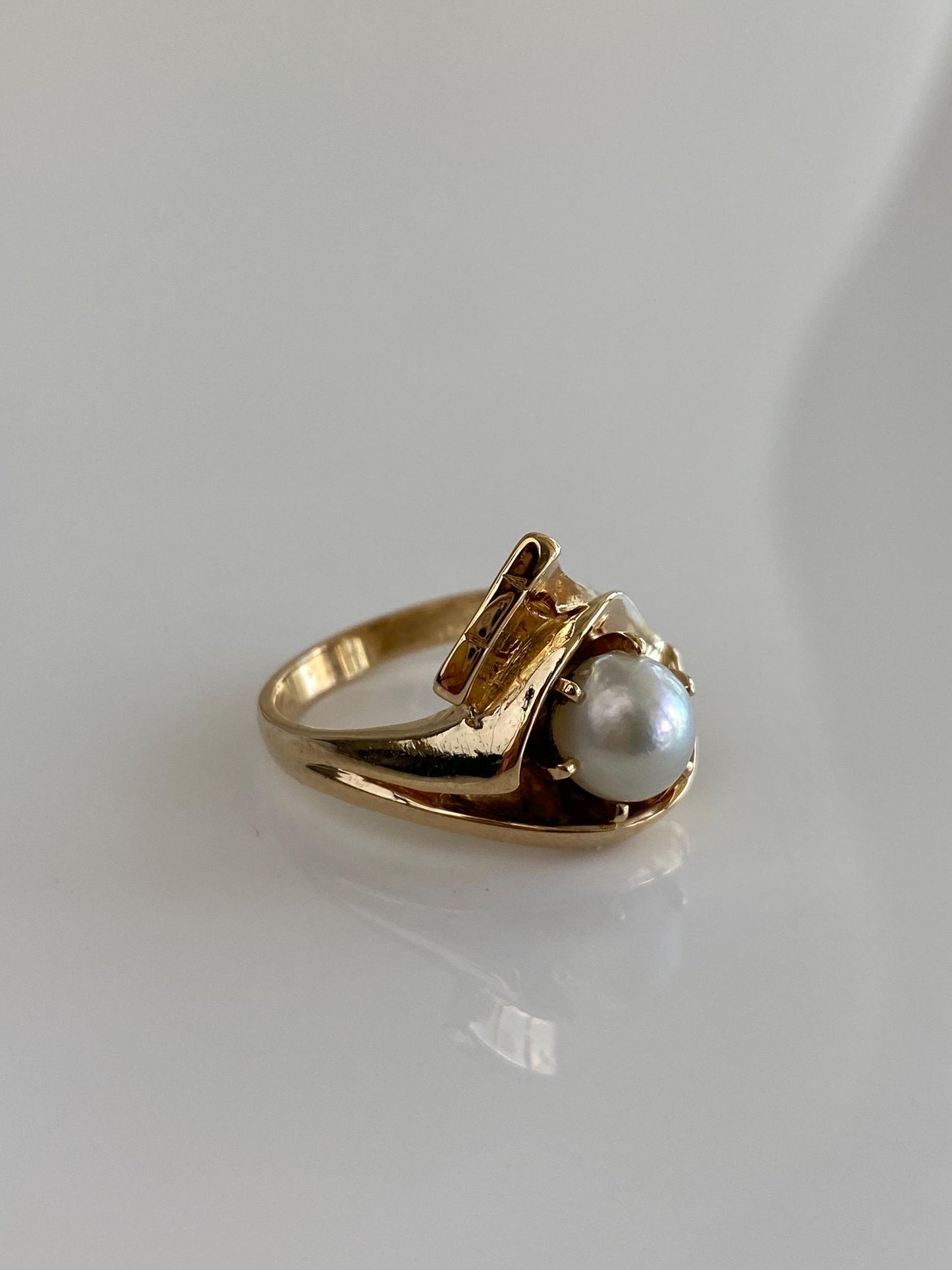 Vintage Solid 14k Yellow Gold Pearl Ring - Size 5.5