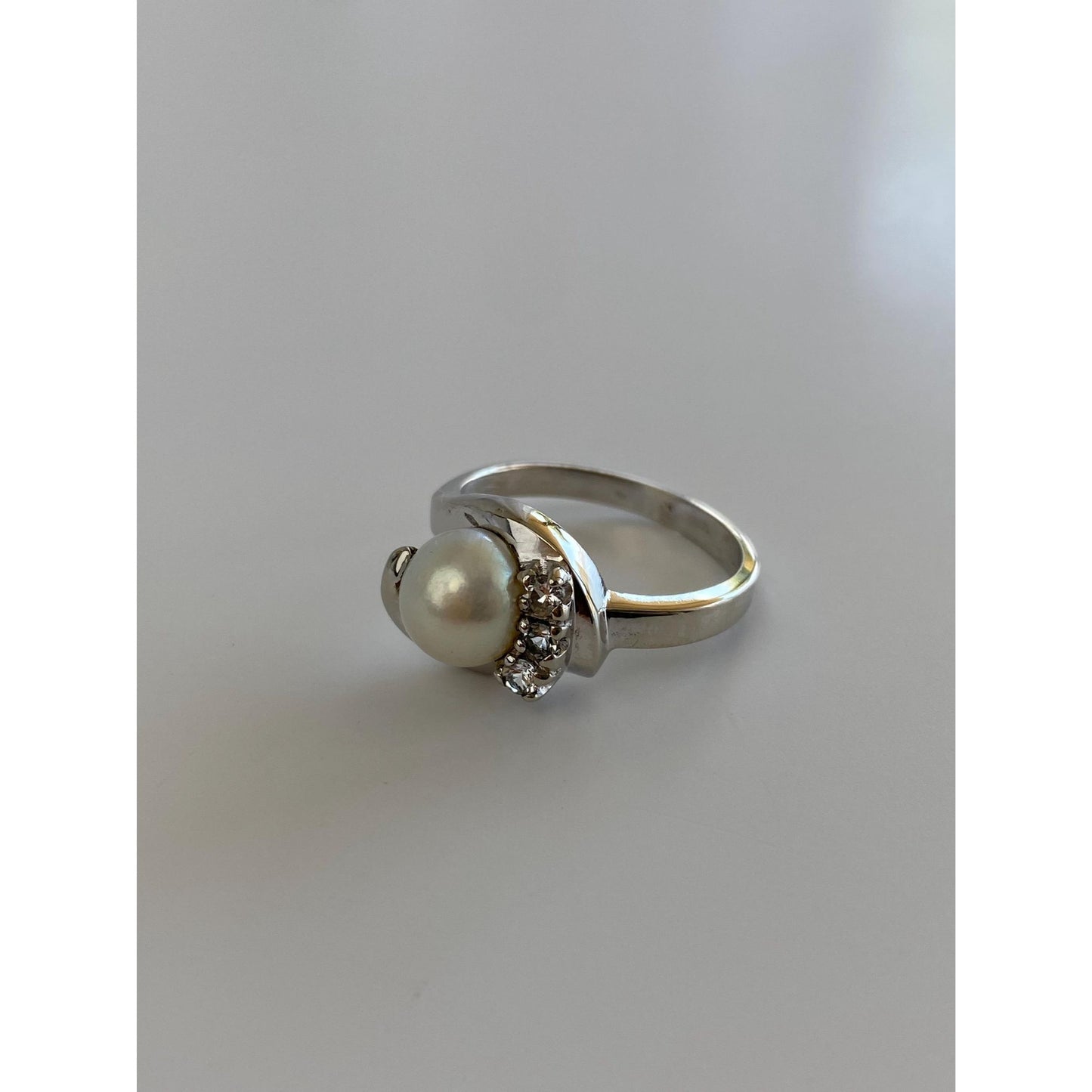Vintage Solid 14k White Gold Pearl Clear Quartz Ring - Size 6