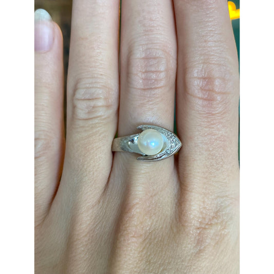 Vintage Solid 14k White Gold Diamond Pearl Ring - Size 7.75