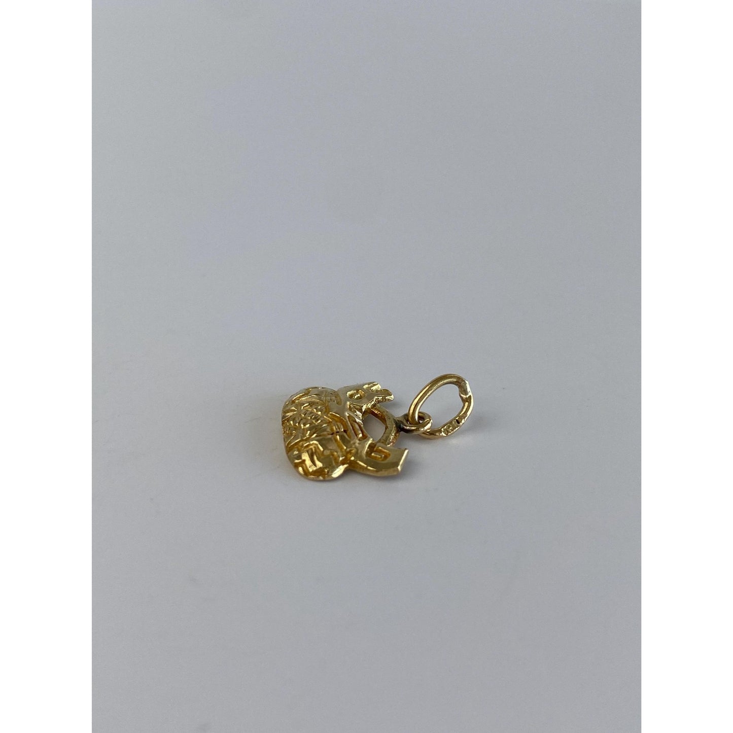 Vintage Solid 18k Yellow Gold Charm