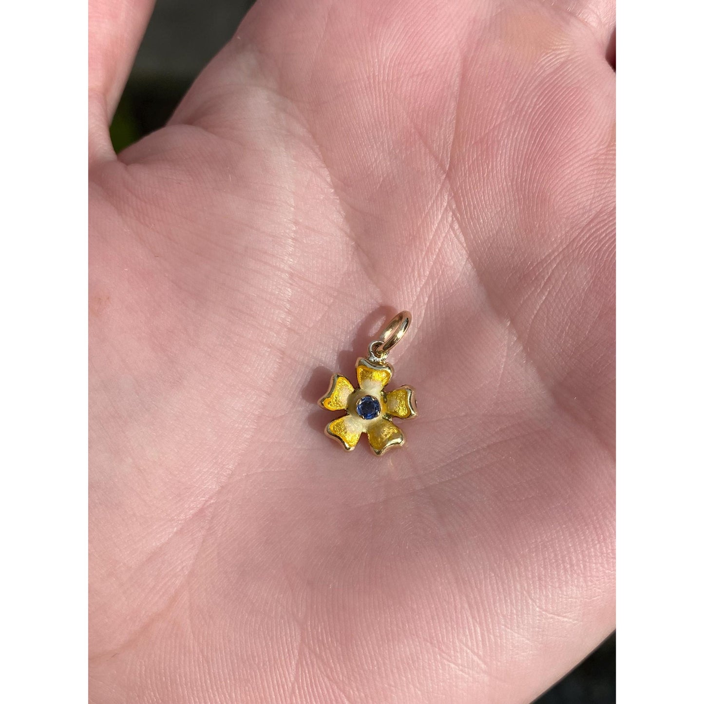 Vintage Solid 18k Yellow Gold Yellow Enamel Topaz Flower Charm