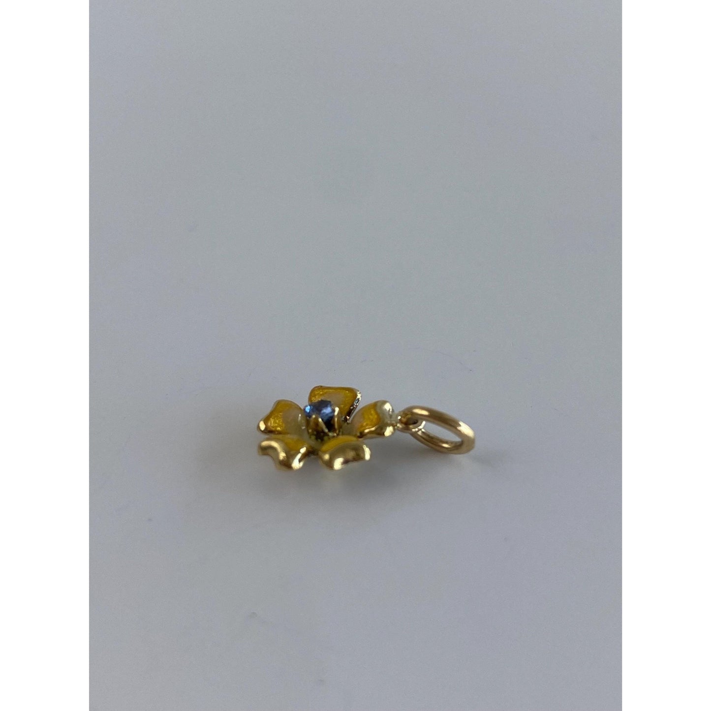 Vintage Solid 18k Yellow Gold Yellow Enamel Topaz Flower Charm