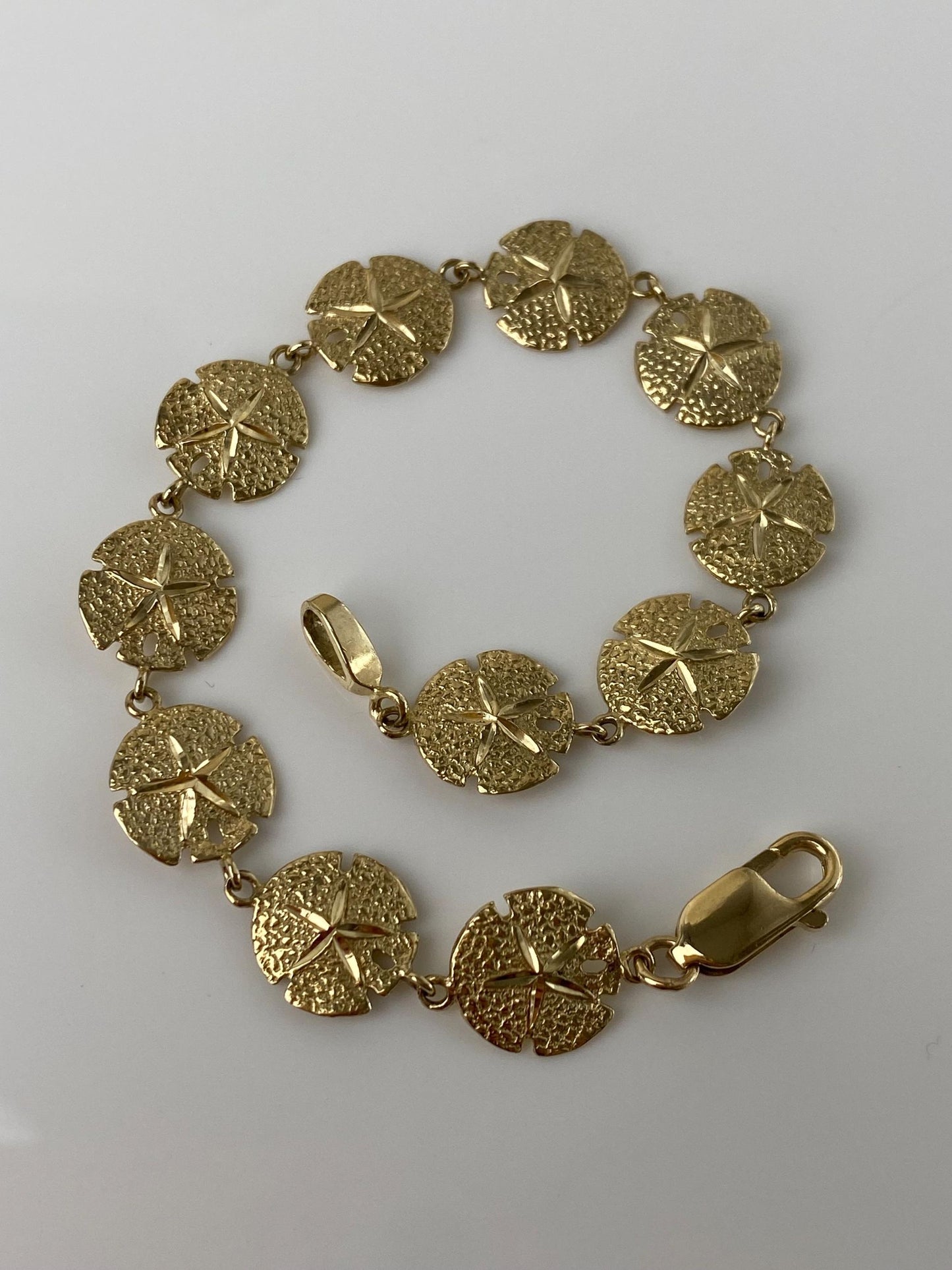 Vintage Solid 14k Yellow Gold Sand Dollar Link Bracelet - 7.25 inches
