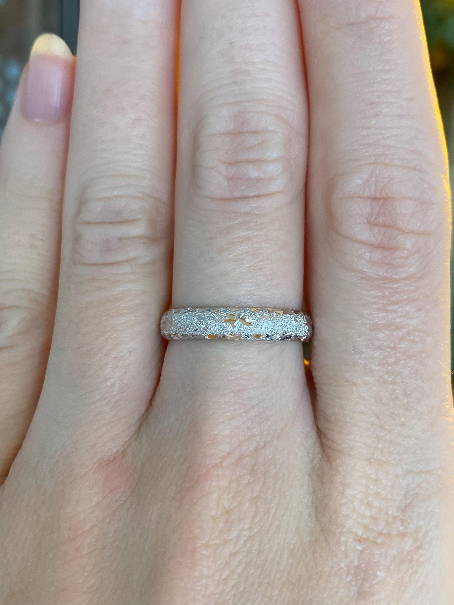 Vintage Solid 14k White Gold Diamond Cut Satin Ring Band - Size 6.5