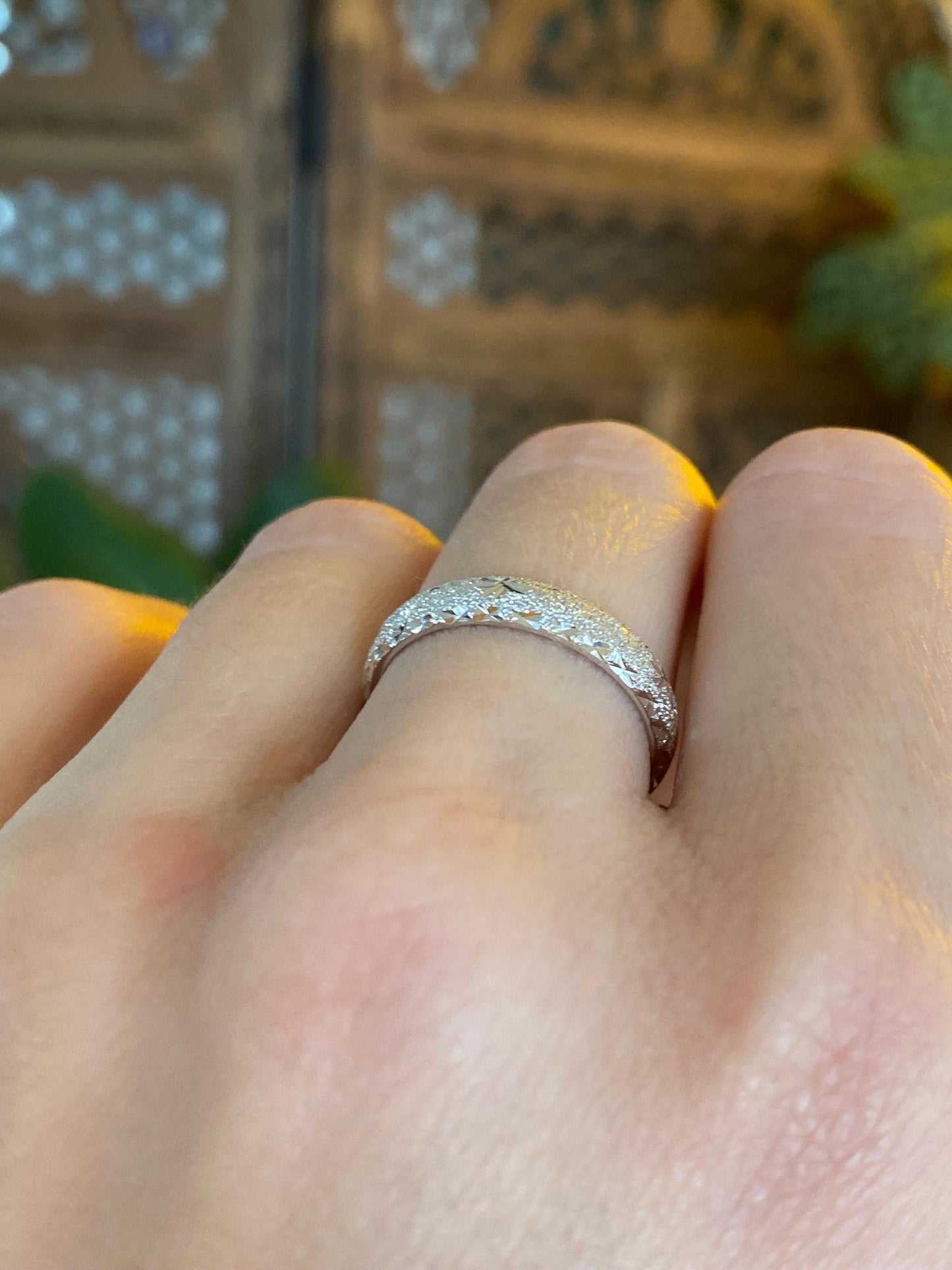 Vintage Solid 14k White Gold Diamond Cut Satin Ring Band - Size 6.5