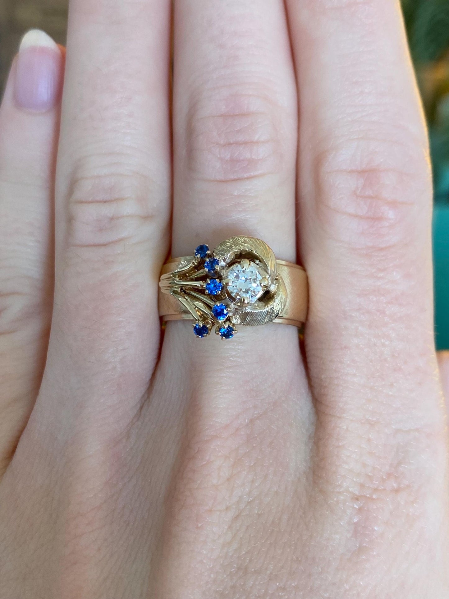 Vintage Solid 14k Yellow Gold Diamond Blue Spinel Ring Band - Size 6