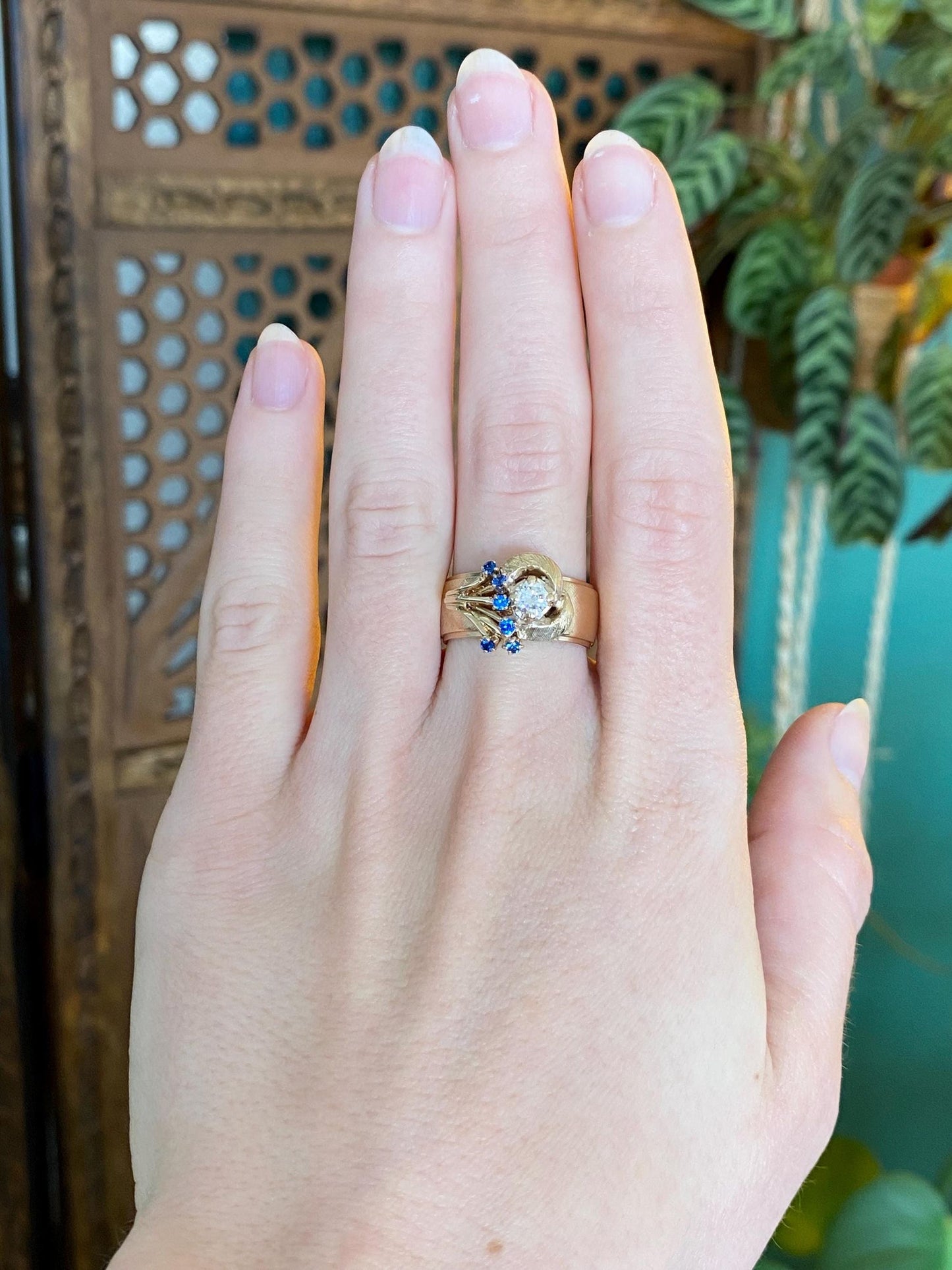Vintage Solid 14k Yellow Gold Diamond Blue Spinel Ring Band - Size 6