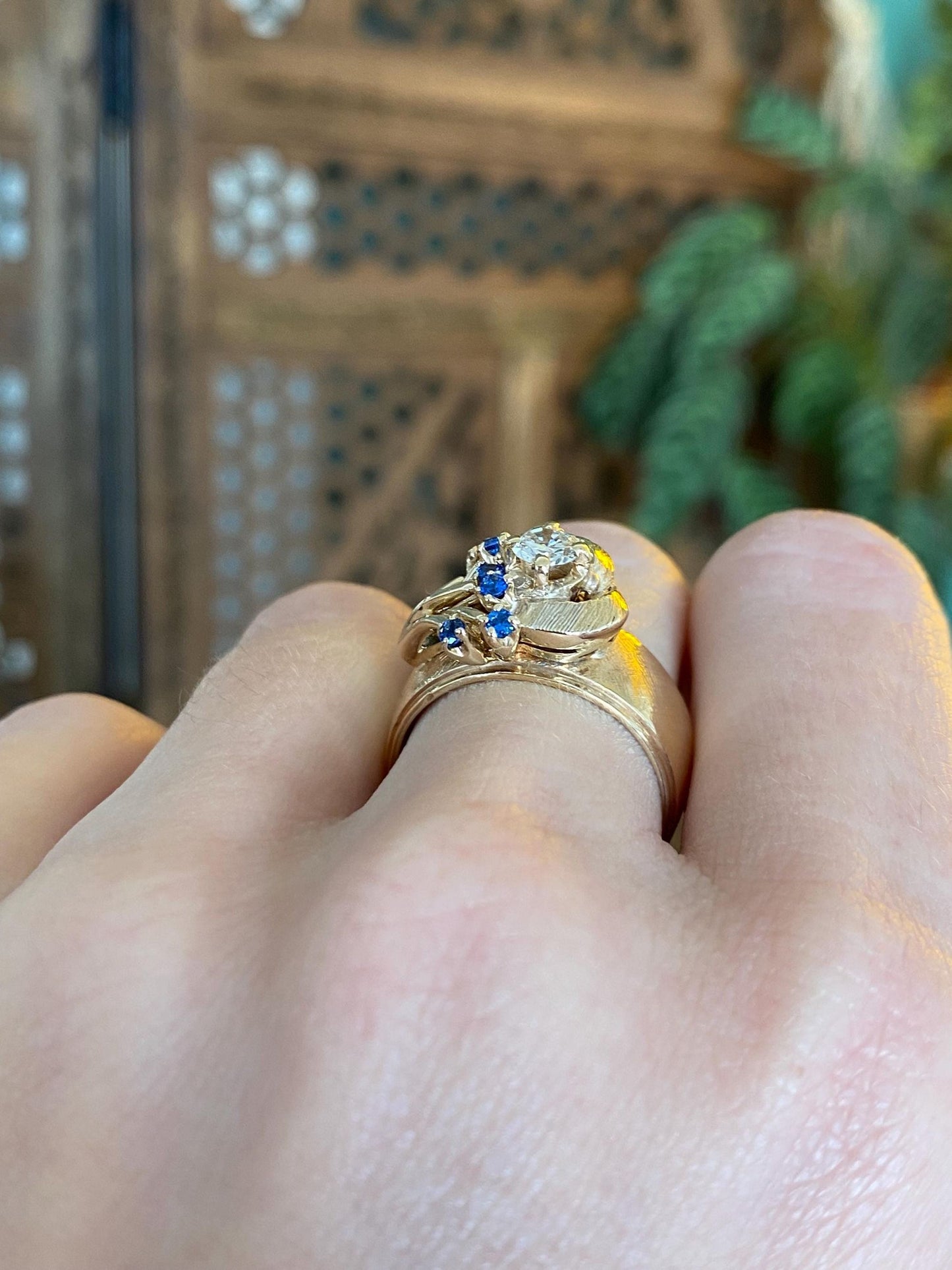 Vintage Solid 14k Yellow Gold Diamond Blue Spinel Ring Band - Size 6