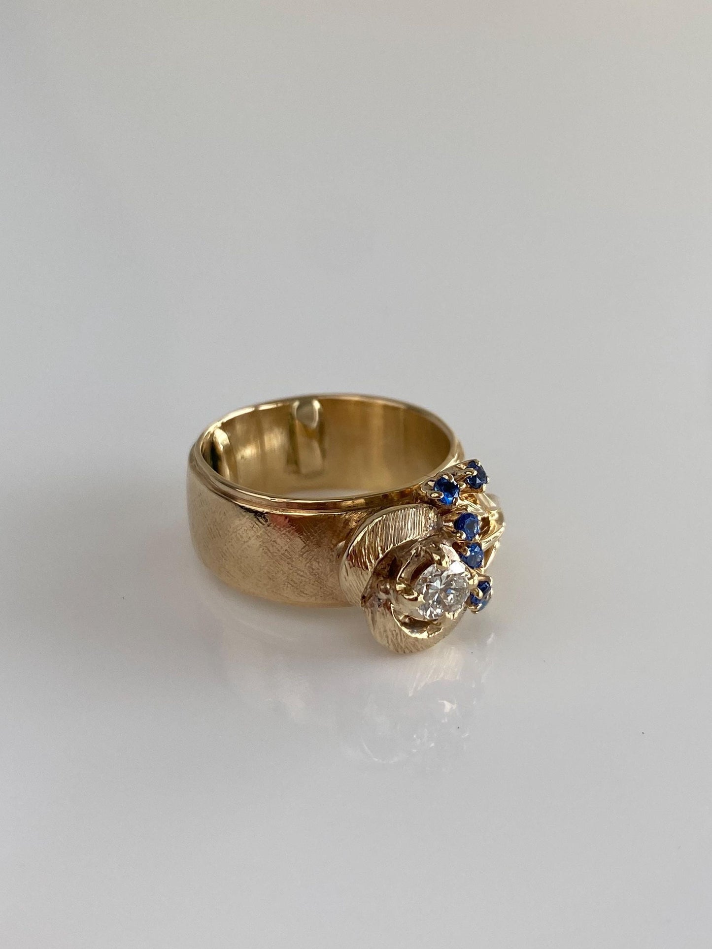 Vintage Solid 14k Yellow Gold Diamond Blue Spinel Ring Band - Size 6