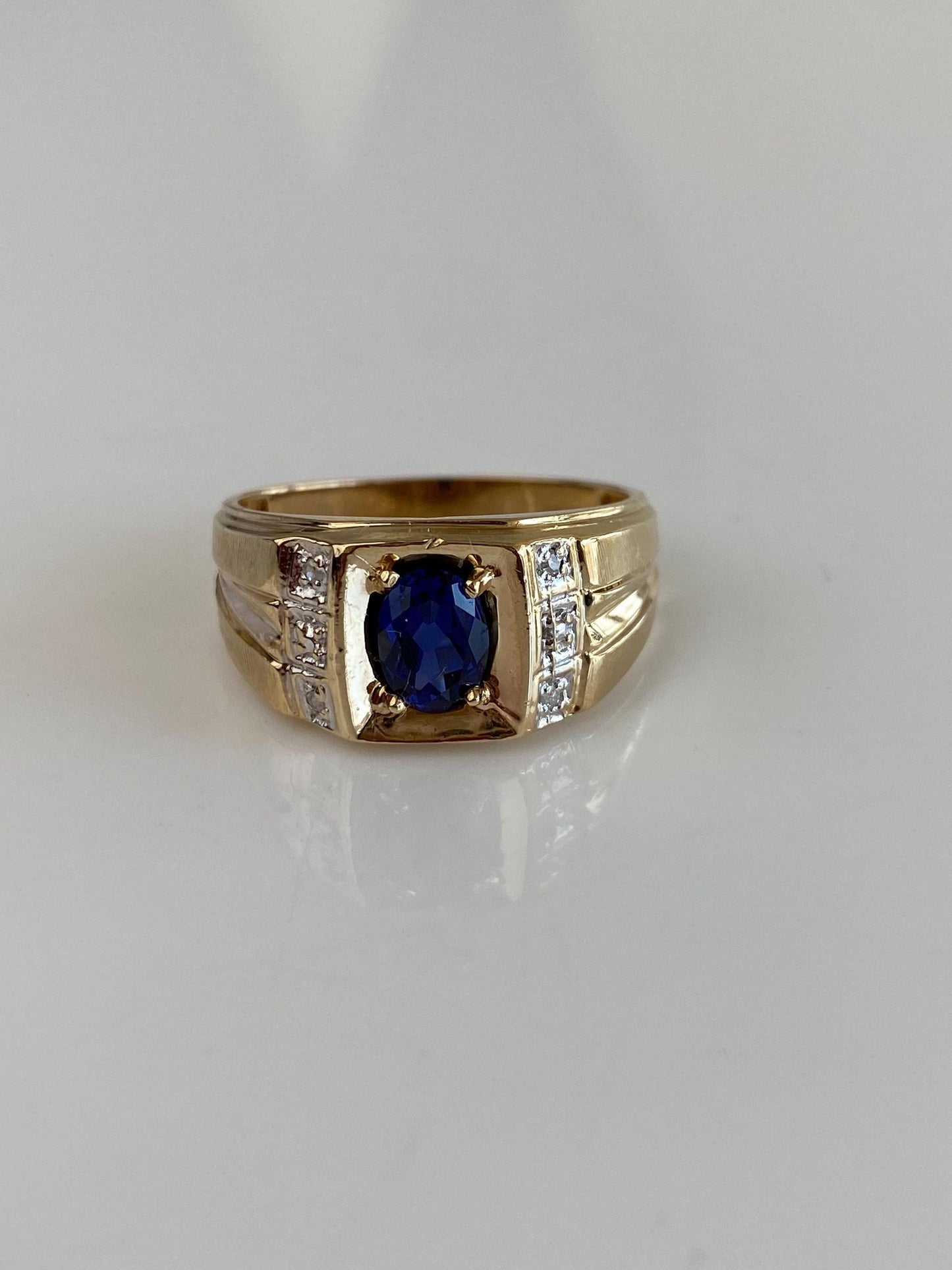 Vintage Solid 10k Yellow Gold Diamond Blue Sapphire Ring Band - Size 9.75