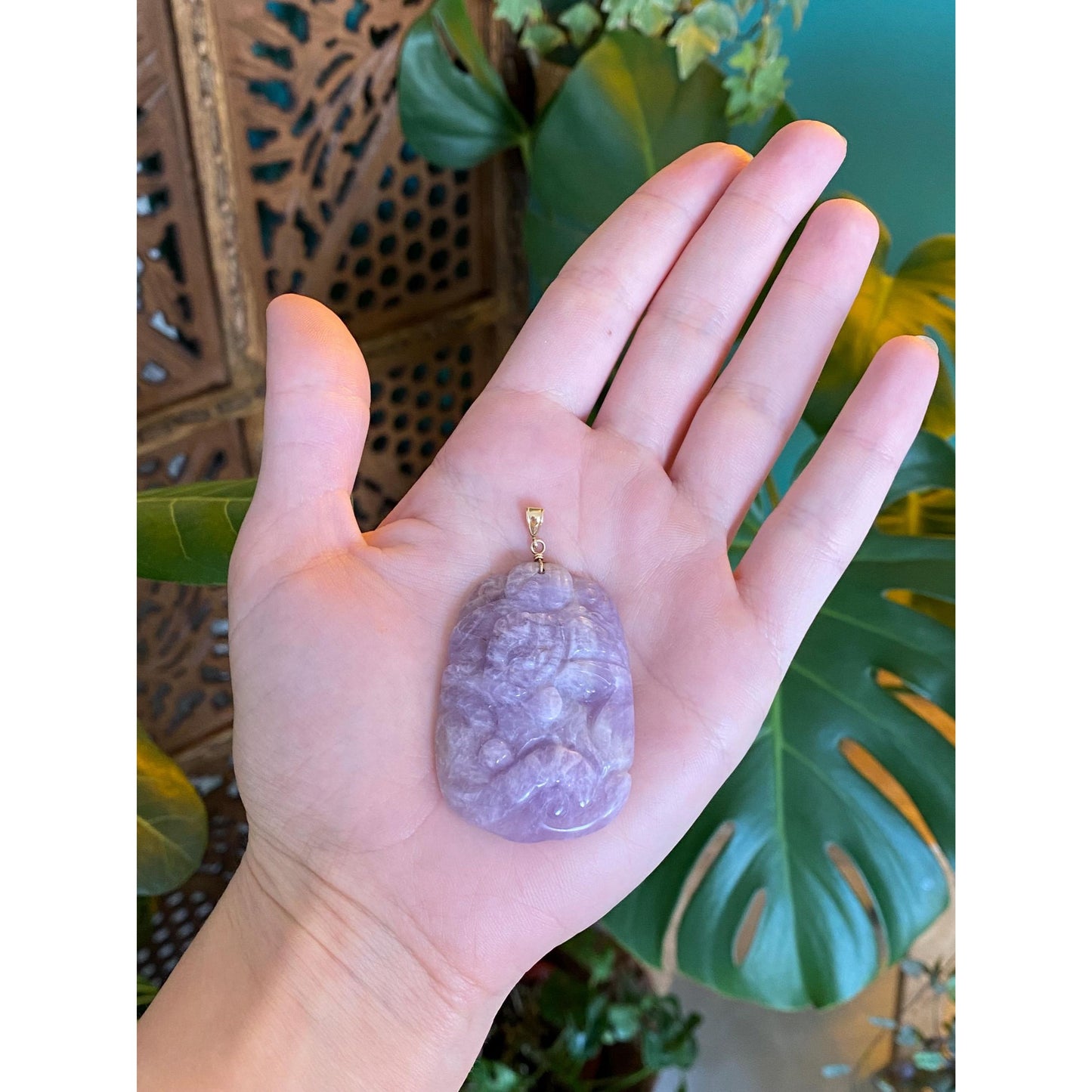 Vintage Solid 14k Yellow Gold Purple Jade Carved Charm