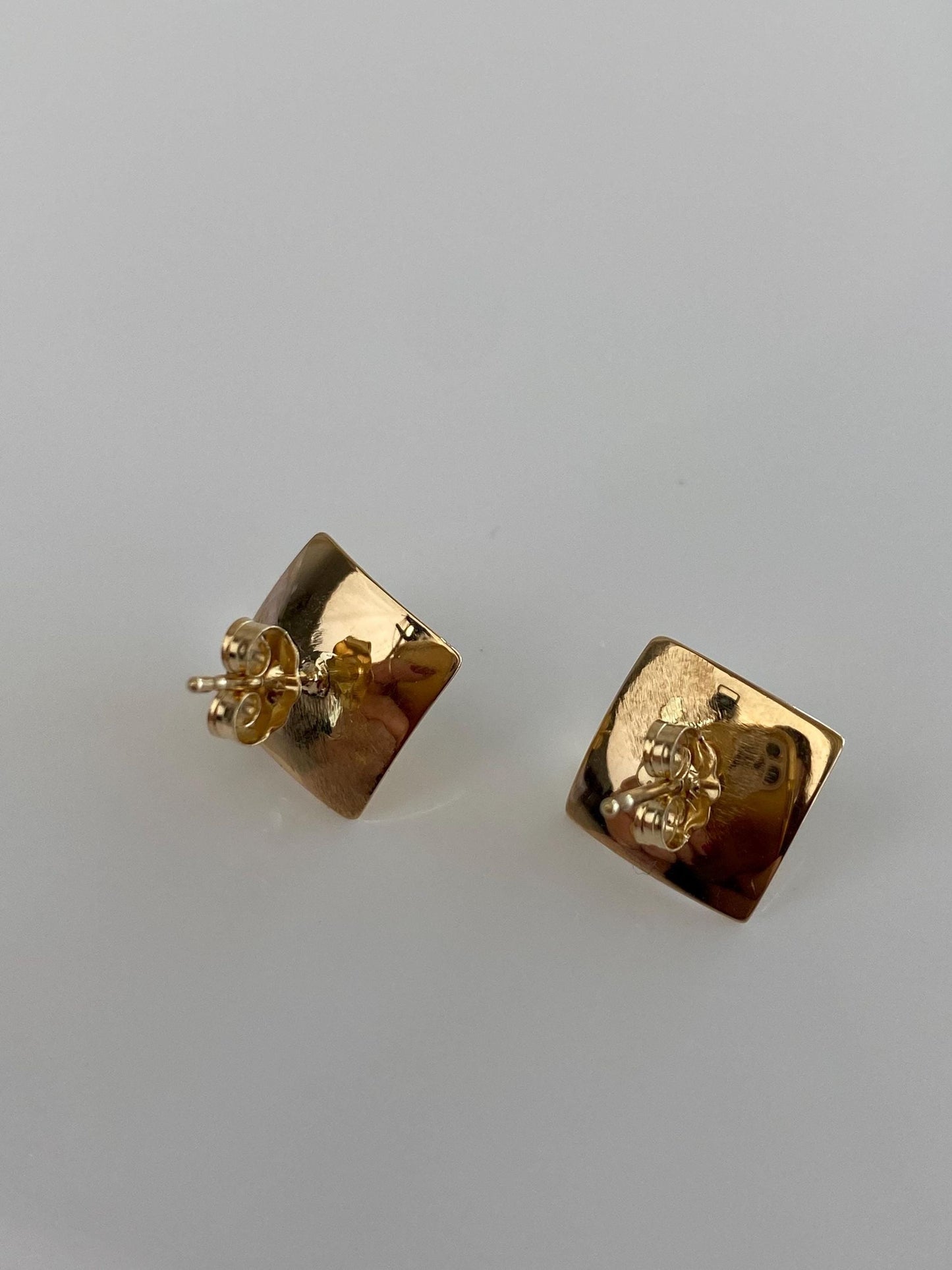 Vintage Solid 14k Yellow Gold Pearl Square Stud Earrings
