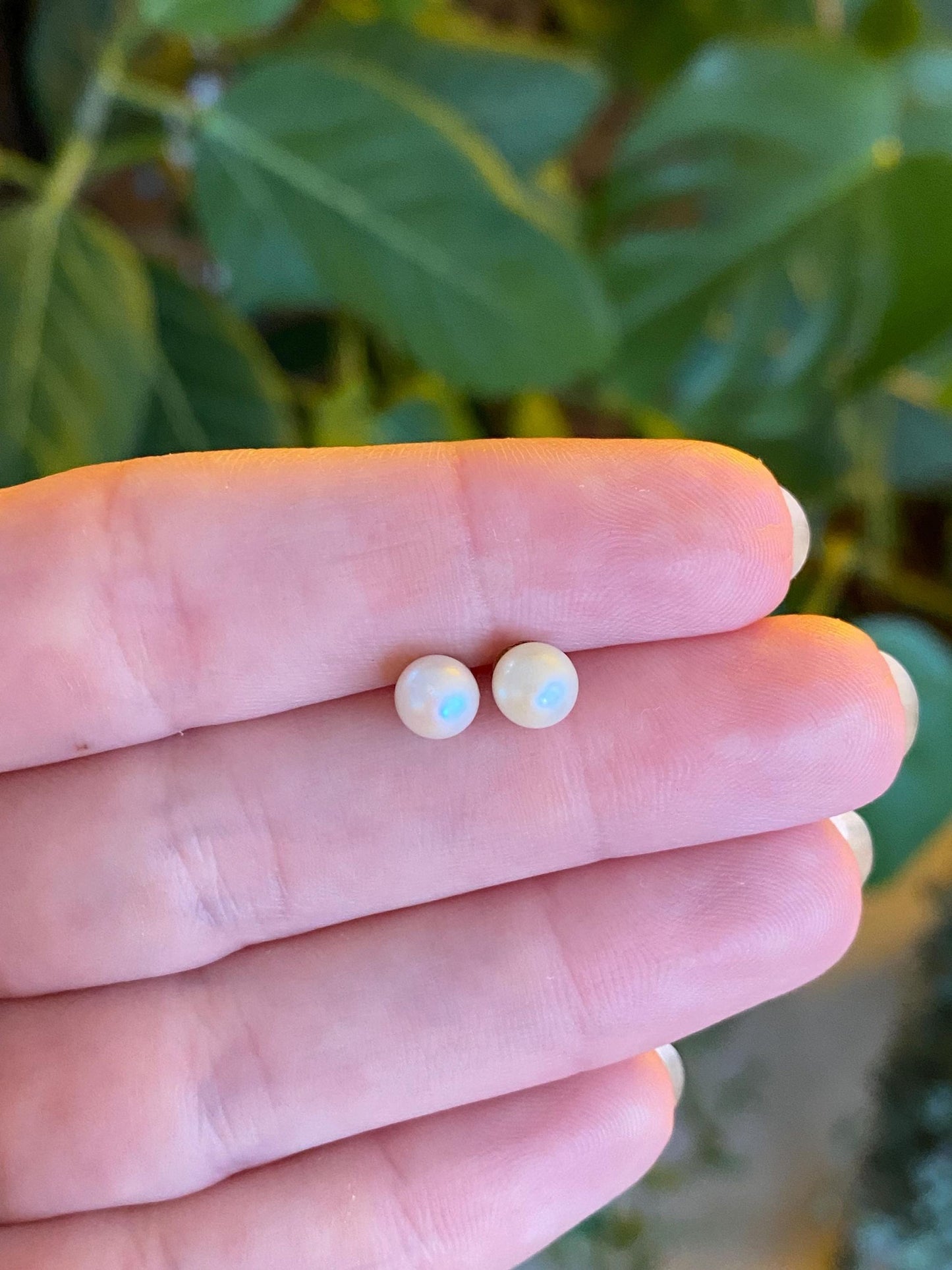 Vintage Solid 14k Yellow Gold Pearl Stud Earrings