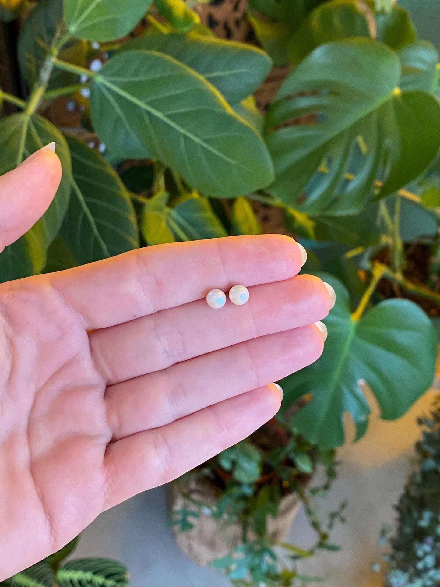 Vintage Solid 14k Yellow Gold Pearl Stud Earrings