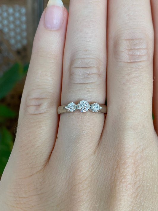 Vintage Solid 14k White Gold Diamonds Ring - Size 6.25