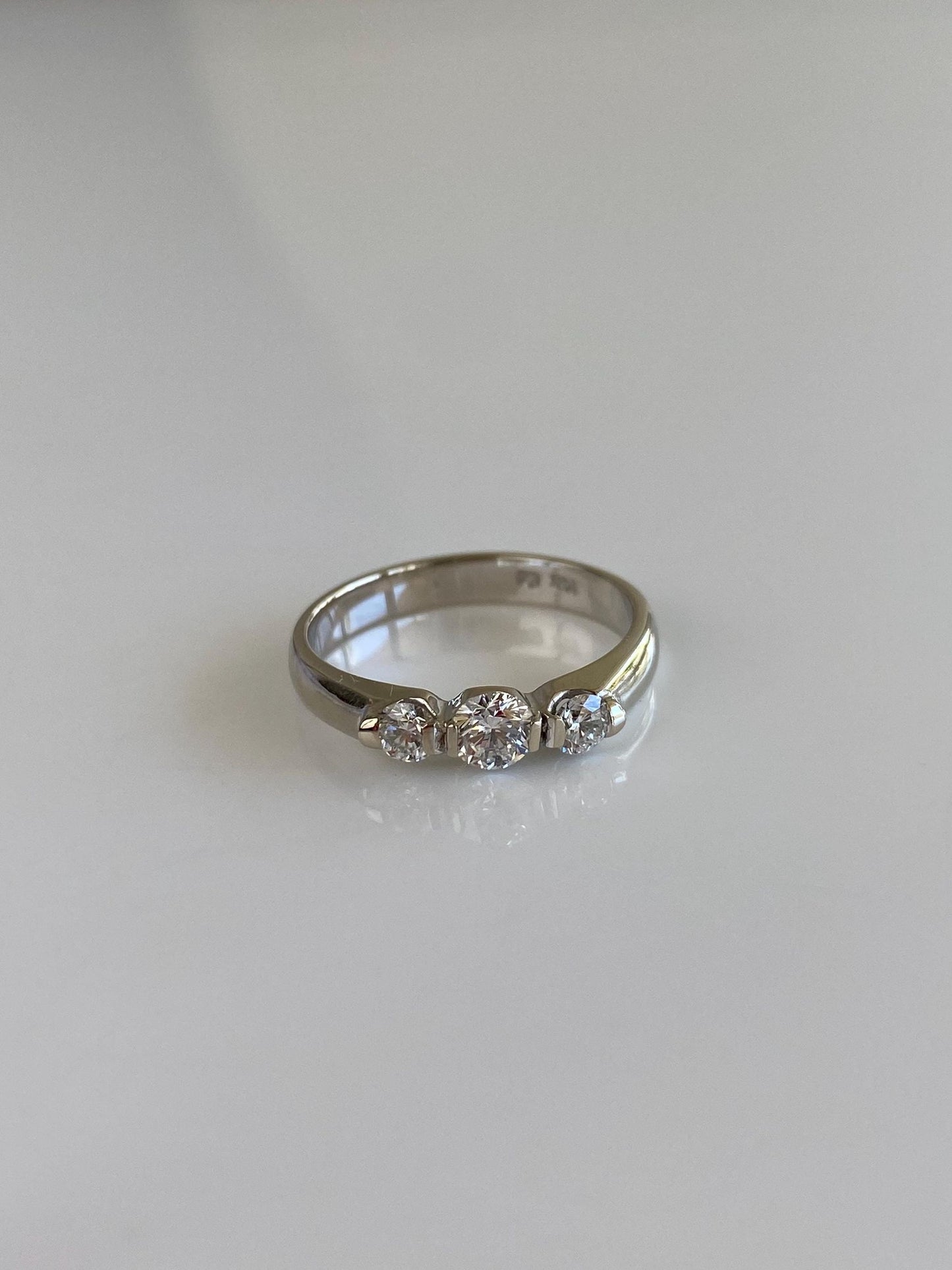 Vintage Solid 14k White Gold Diamonds Ring - Size 6.25
