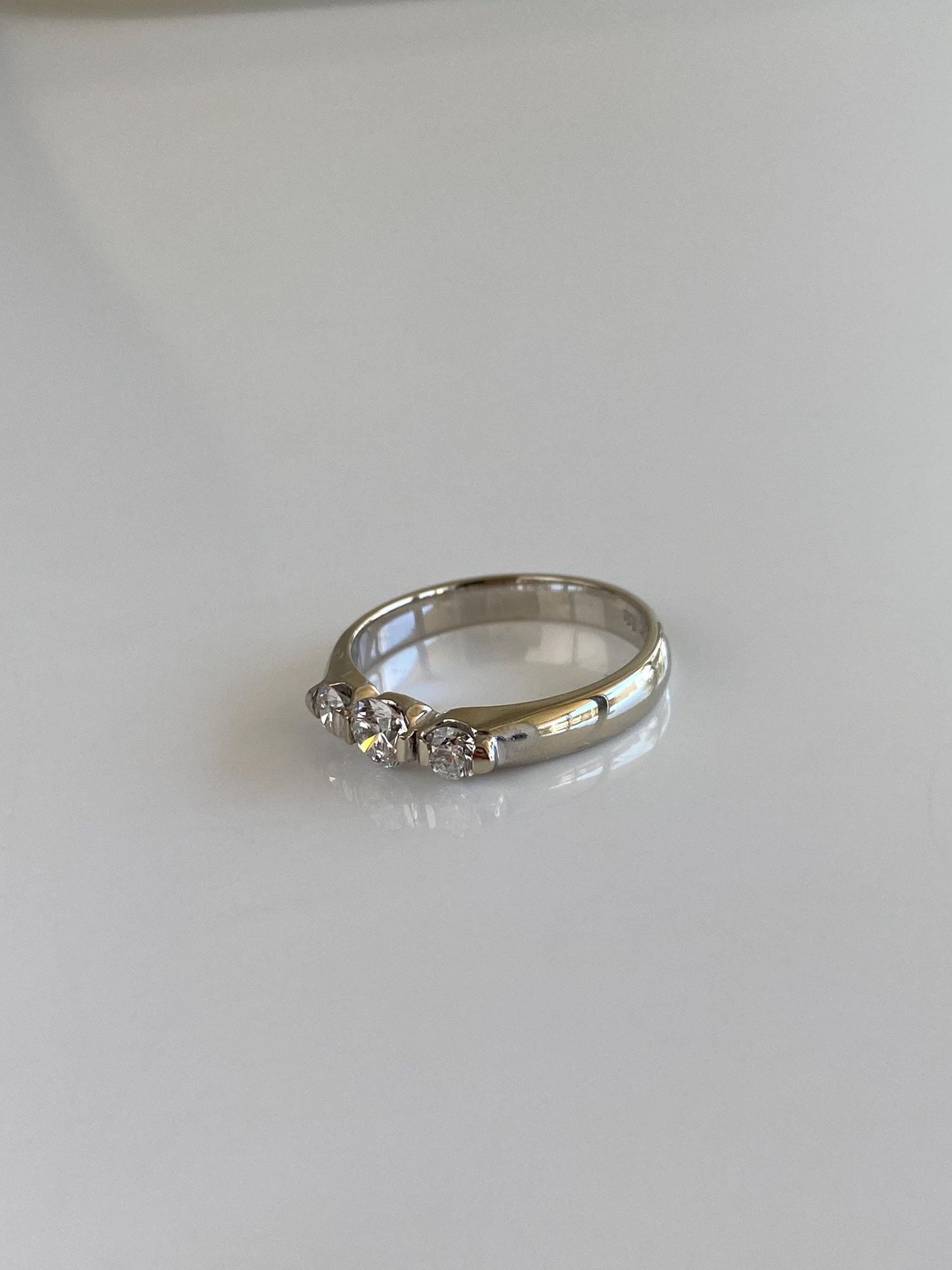 Vintage Solid 14k White Gold Diamonds Ring - Size 6.25