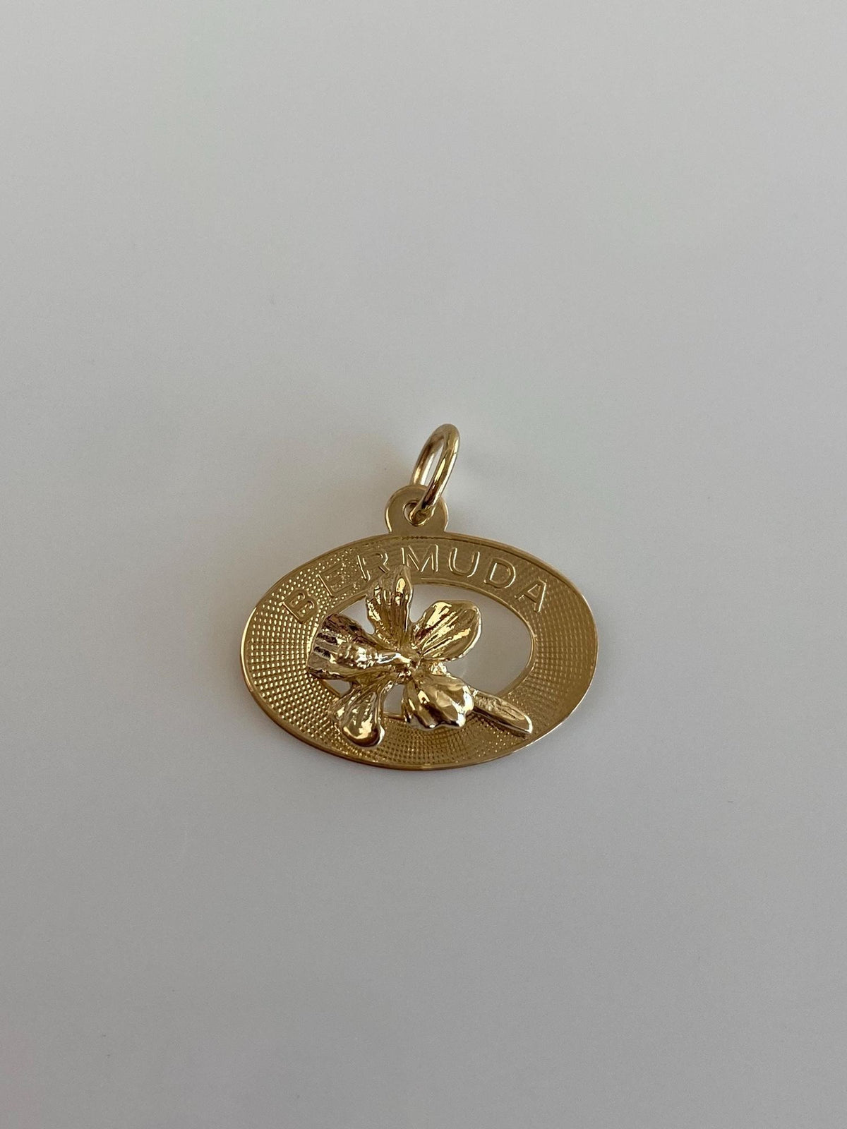 Vintage Solid 14k Yellow Gold Bermuda Flower Charm